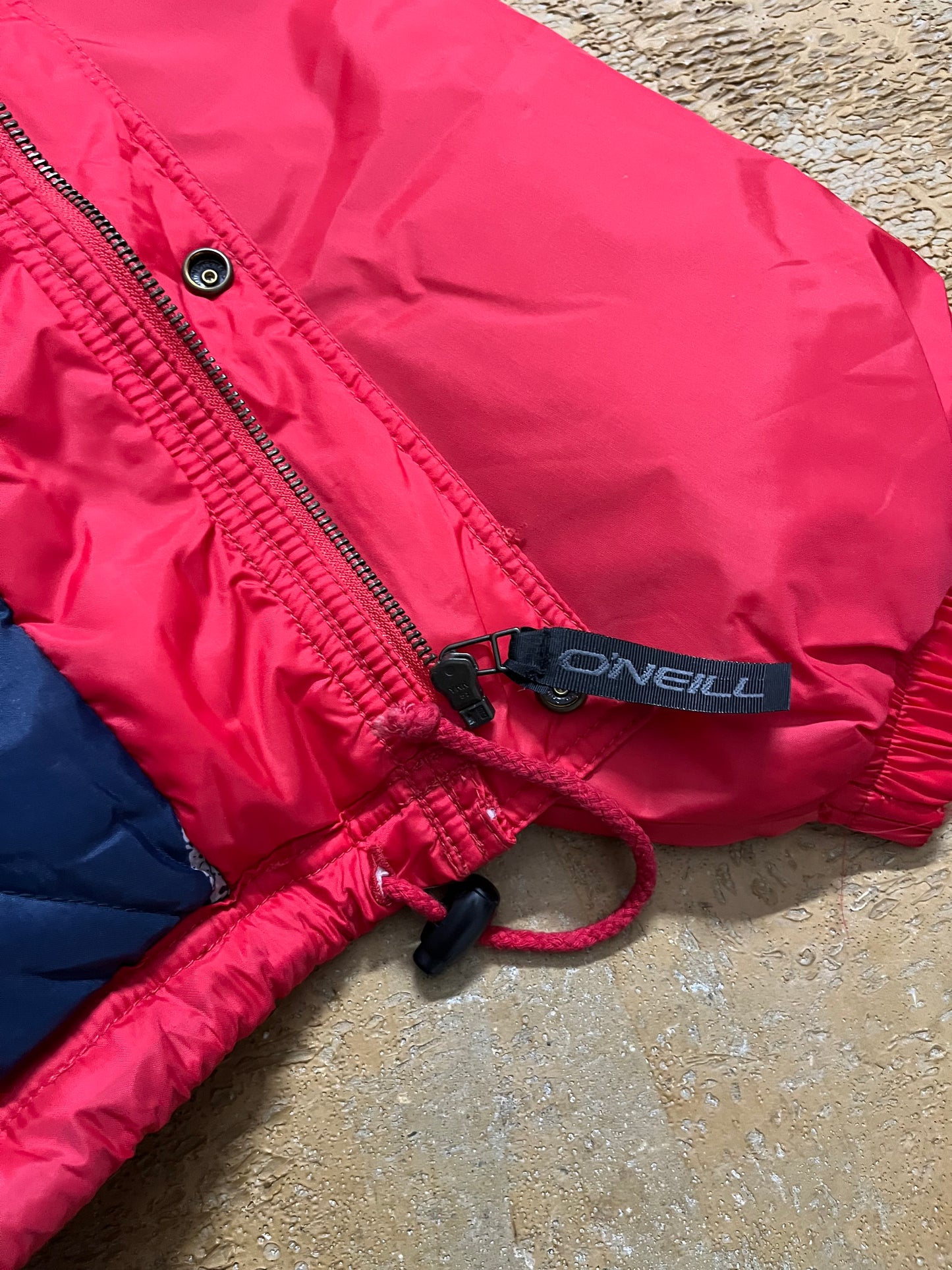 O’neill vintage red puffer jacket - L
