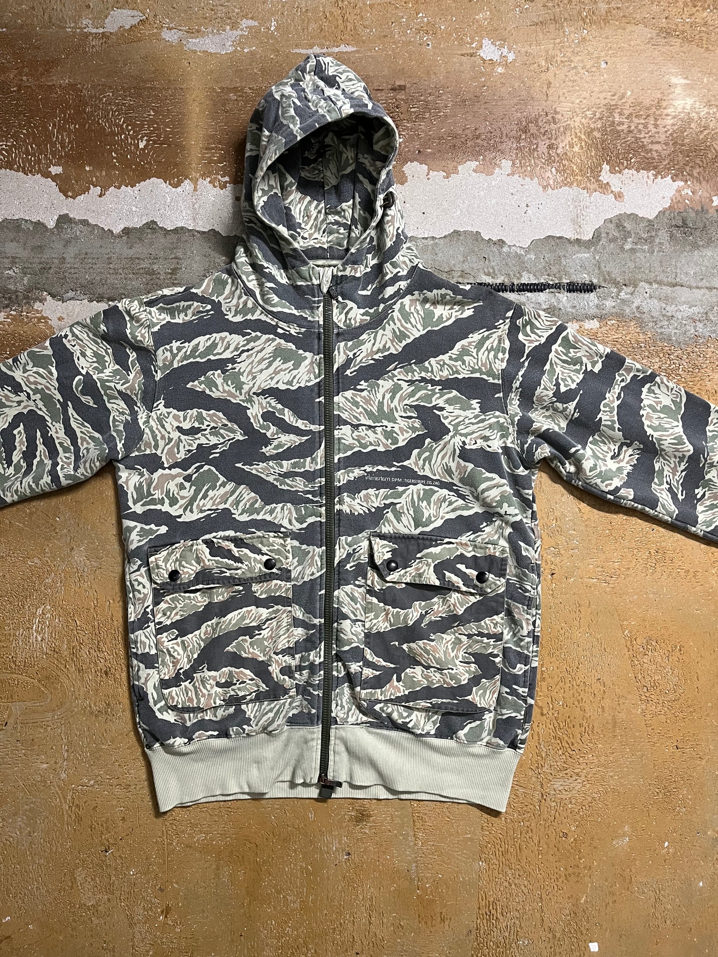 Maharishi vintage camo zip-up hoodie - M