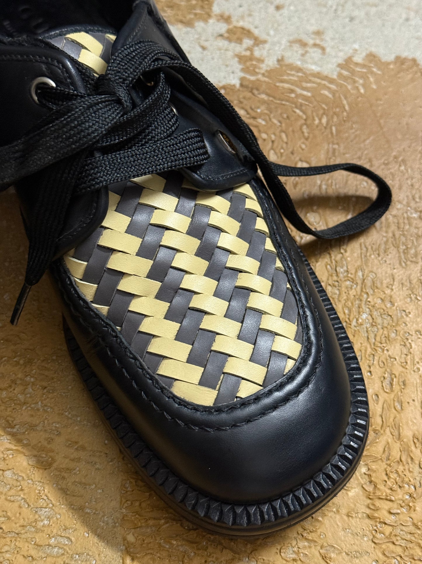 Gucci leather woven loafers - 39