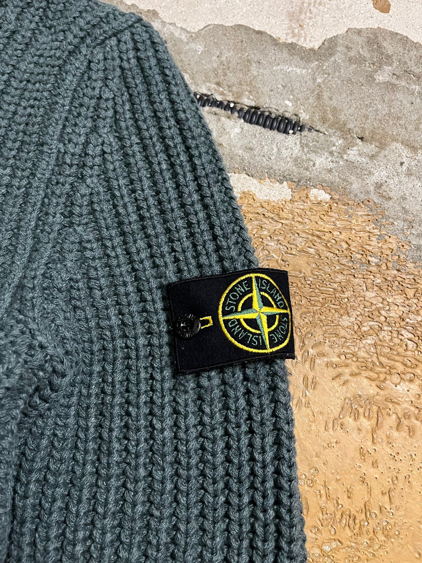 Stone Island wool knit collared cardigan - M