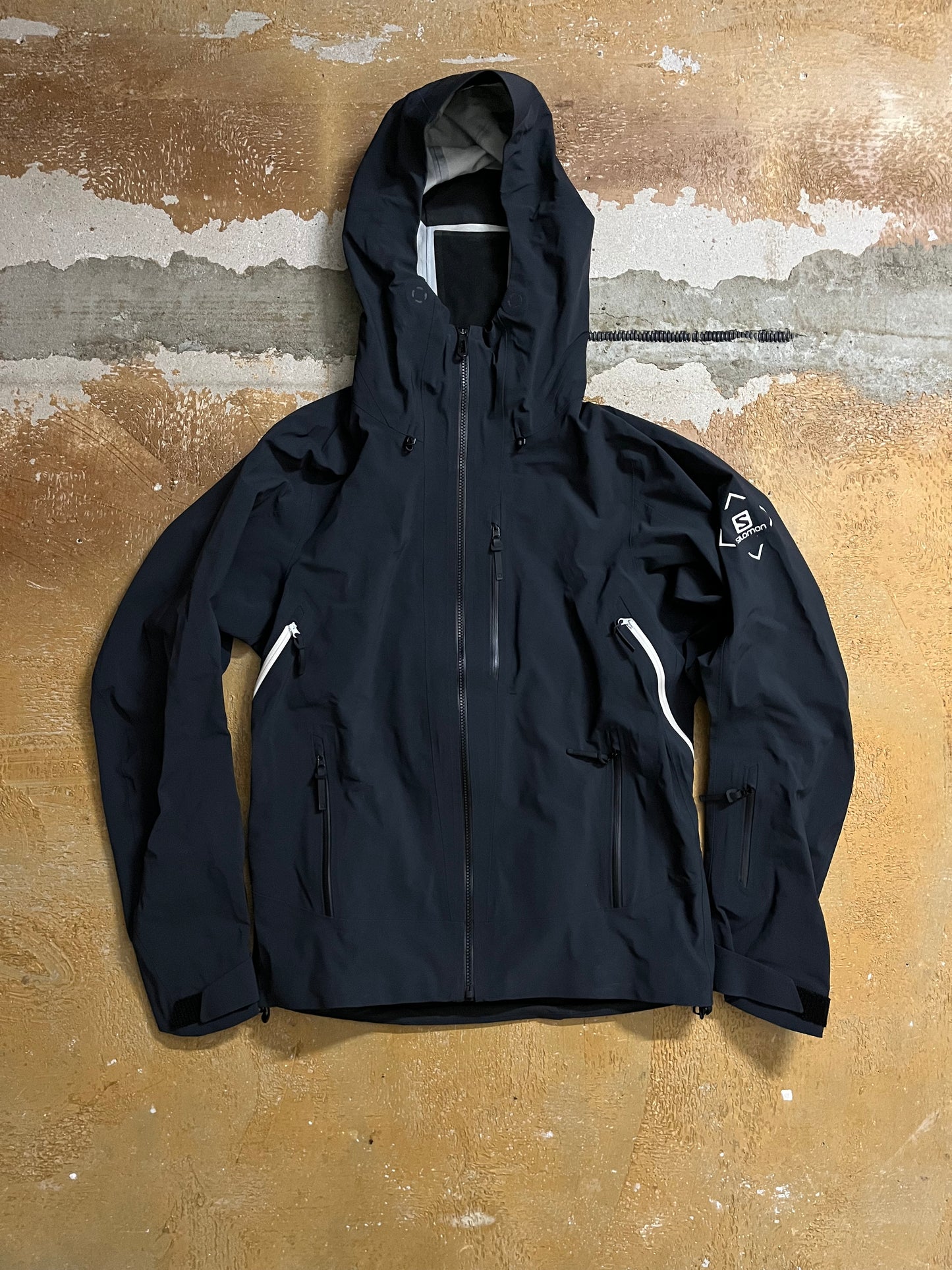 Salomon water resistant ski shell jacket - M