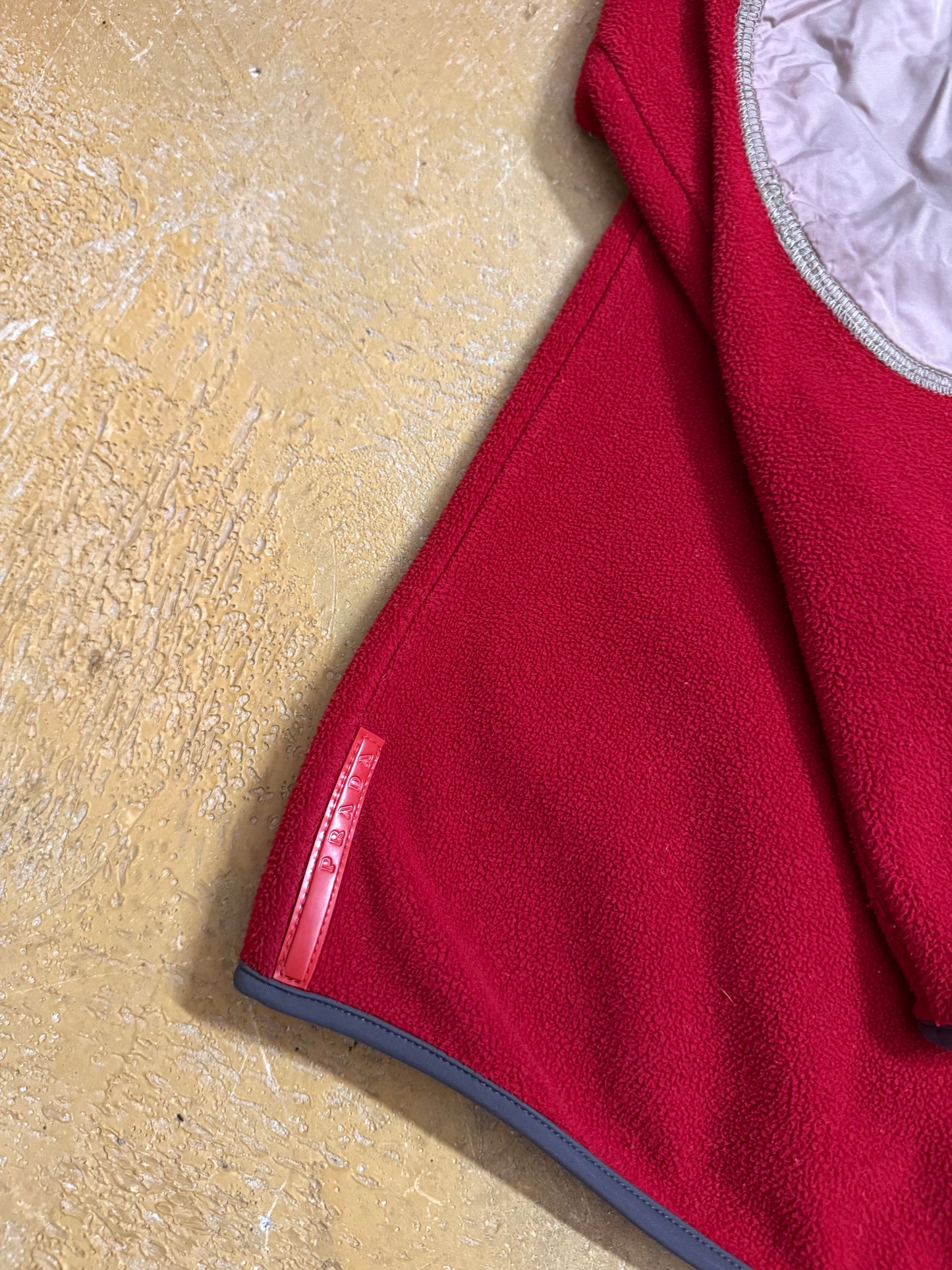 Prada vintage red fleece sweatshirt - S