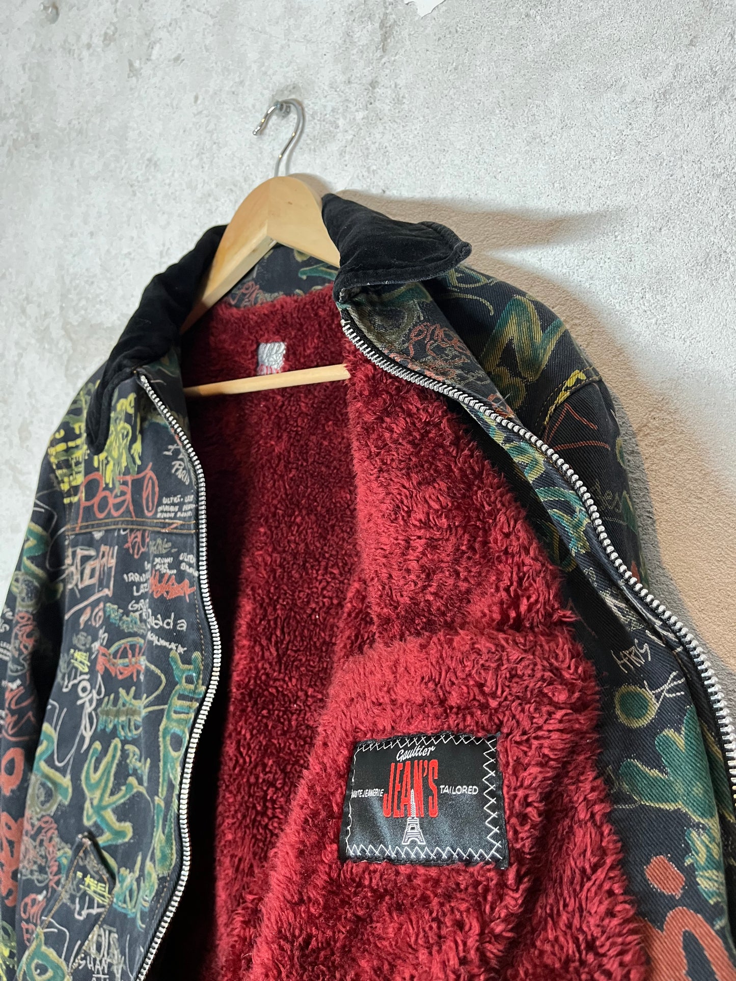 Jean Paul Gaultier denim graffiti print jacket faux fur lining - M