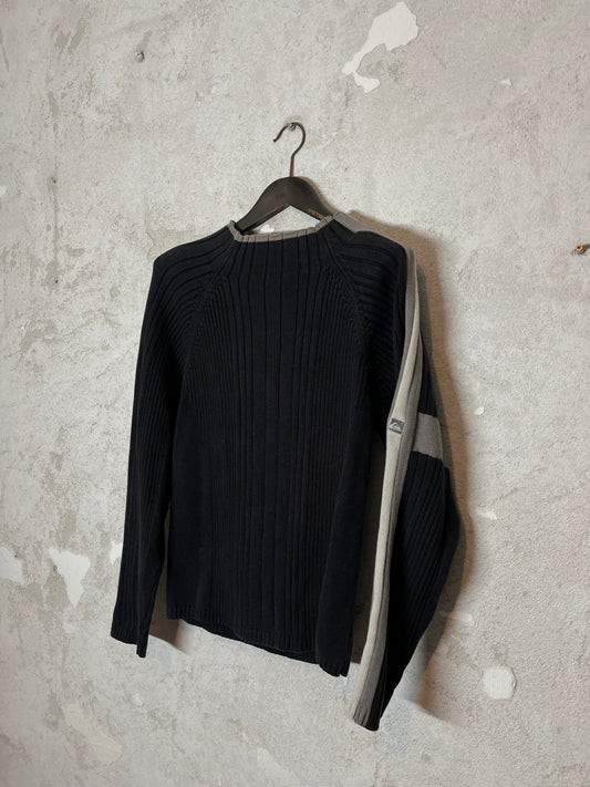 Quiksilver ribbed knit with arm logo application - M