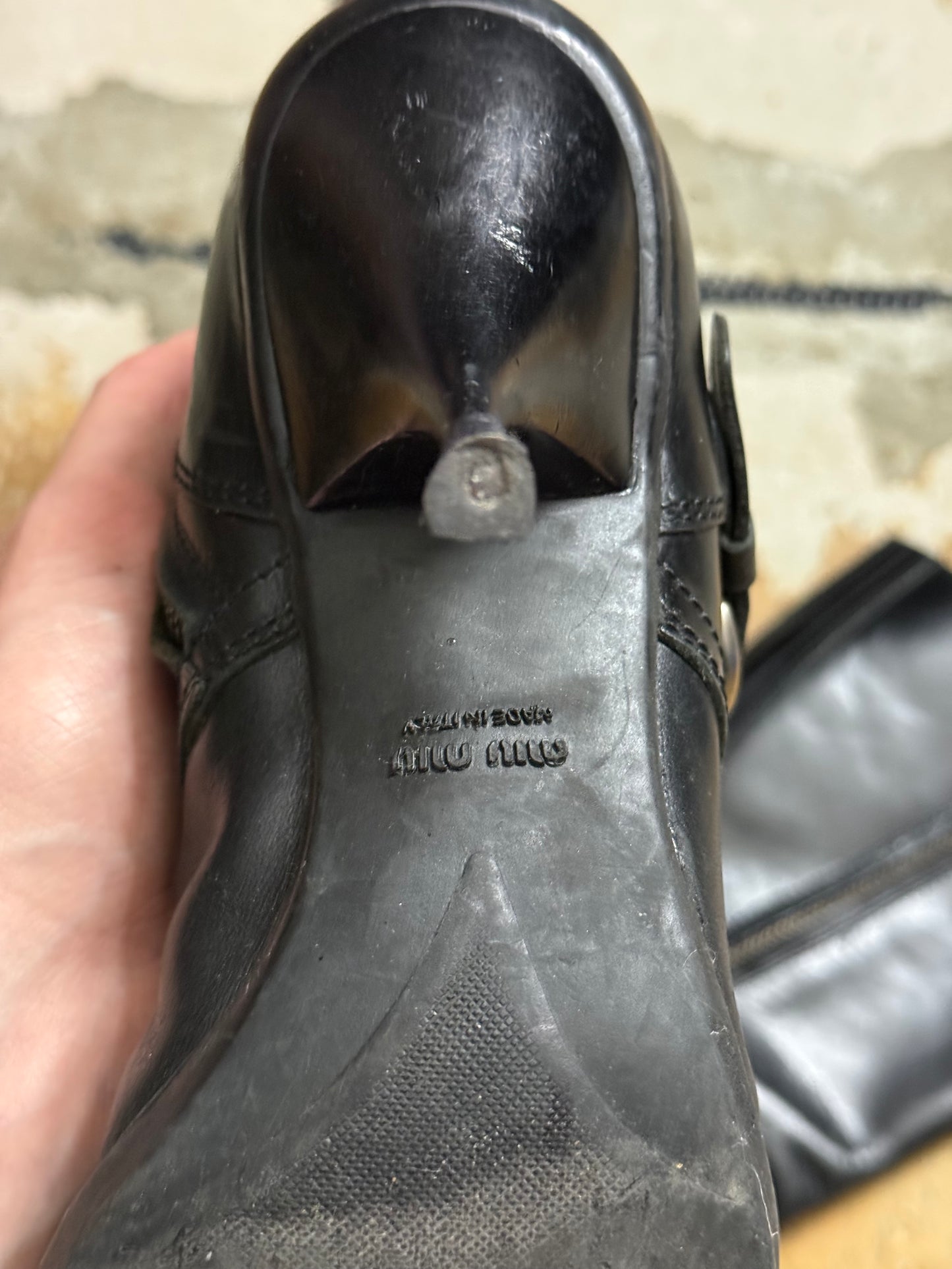 Miu Miu leather buckle heels - 38