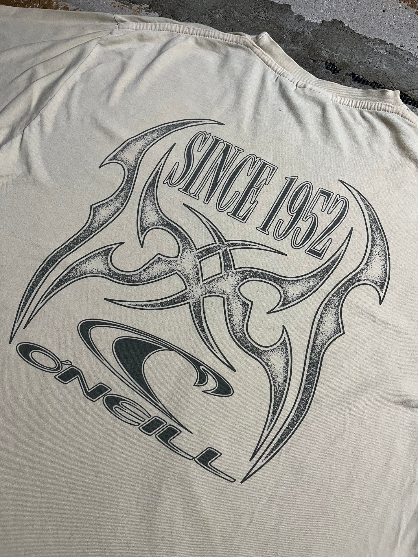 O’neill tribal tee shirt - M