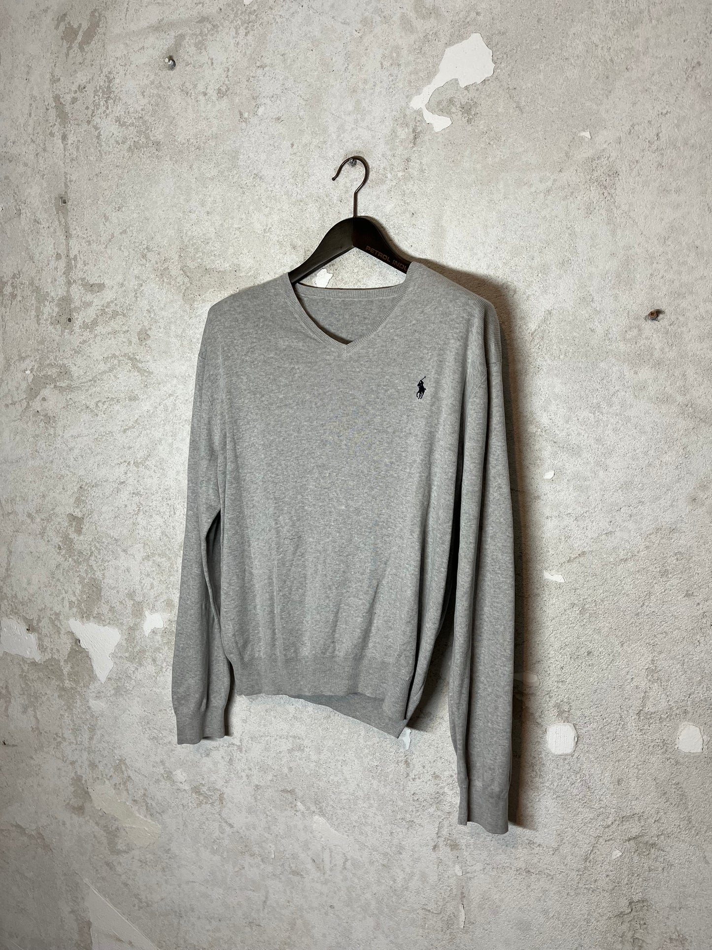 Ralph Lauren V neck sweater - M