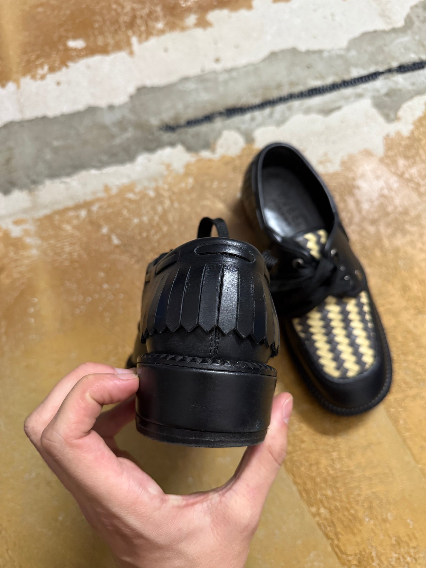 Gucci leather woven loafers - 39