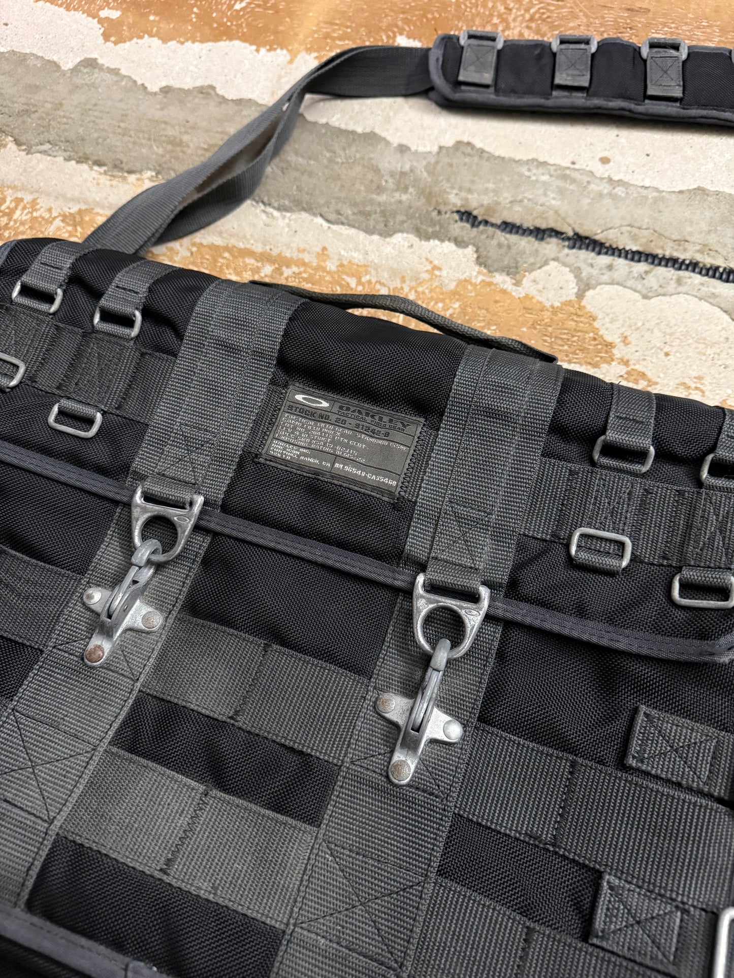 Oakley 2005 Dexter Tactical Field Gear laptop sling bag
