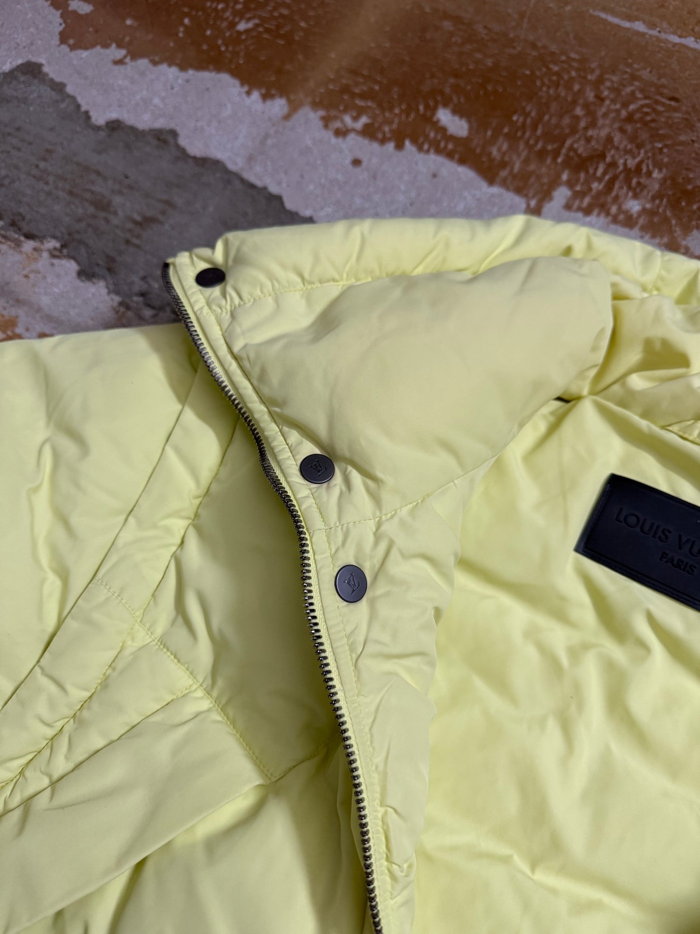 Louis Vuitton yellow zip off sleeves puffer jacket - L
