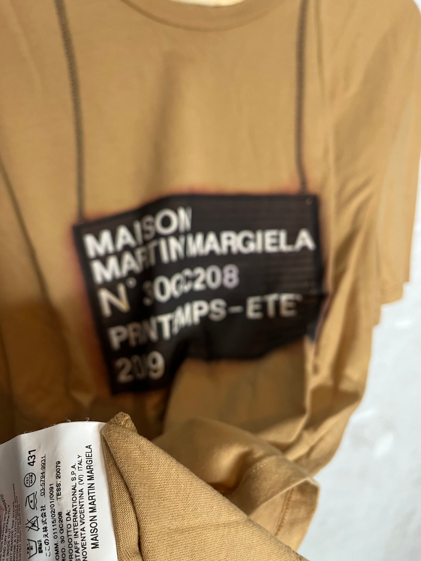 Maison Margiela hanging sign tee-shirt - S