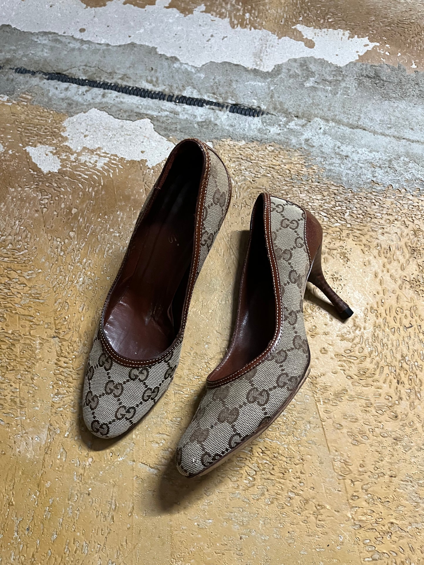 Gucci monogram kitten heels - 36