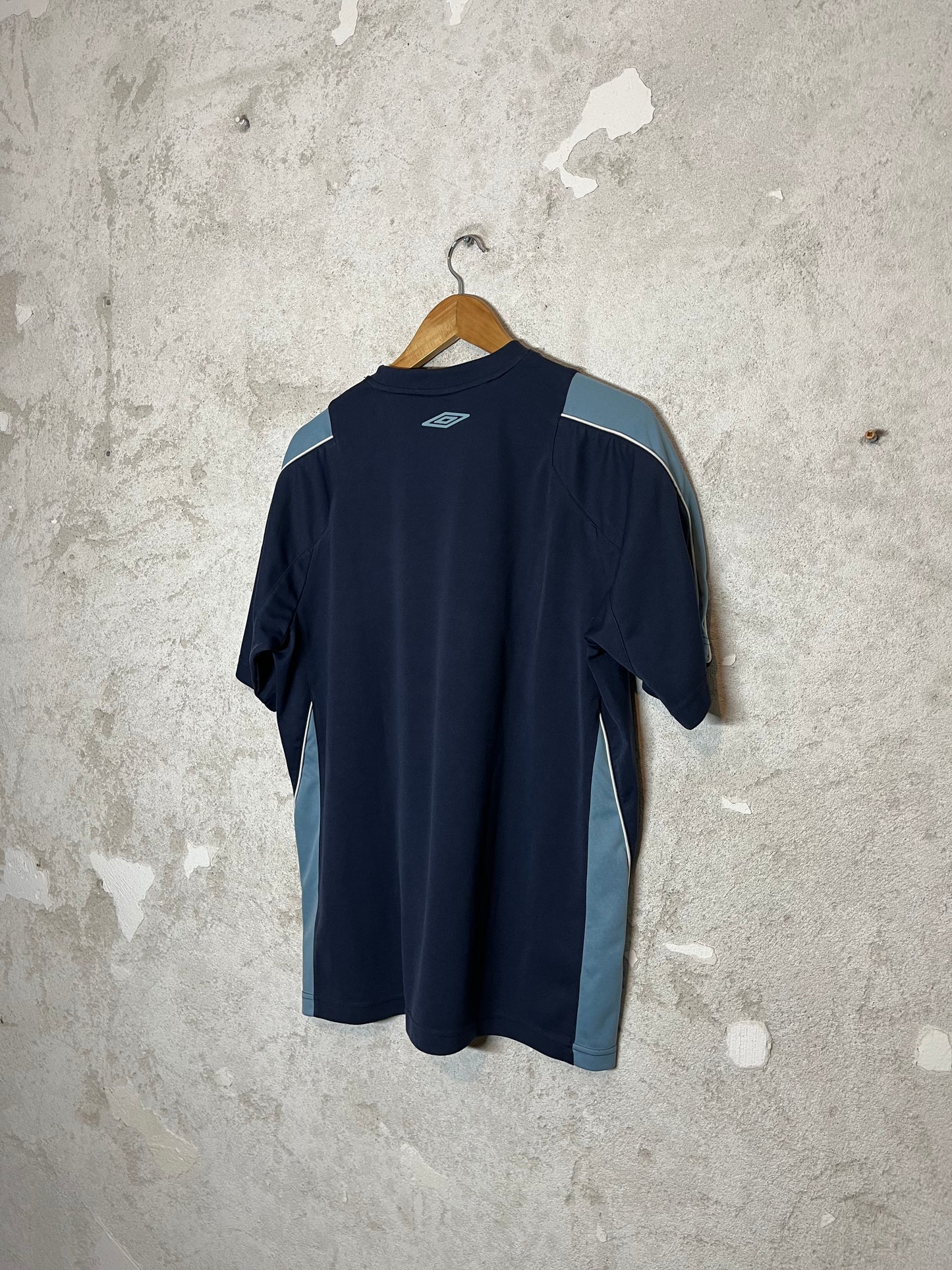 Umbro vintage sport shirt - L