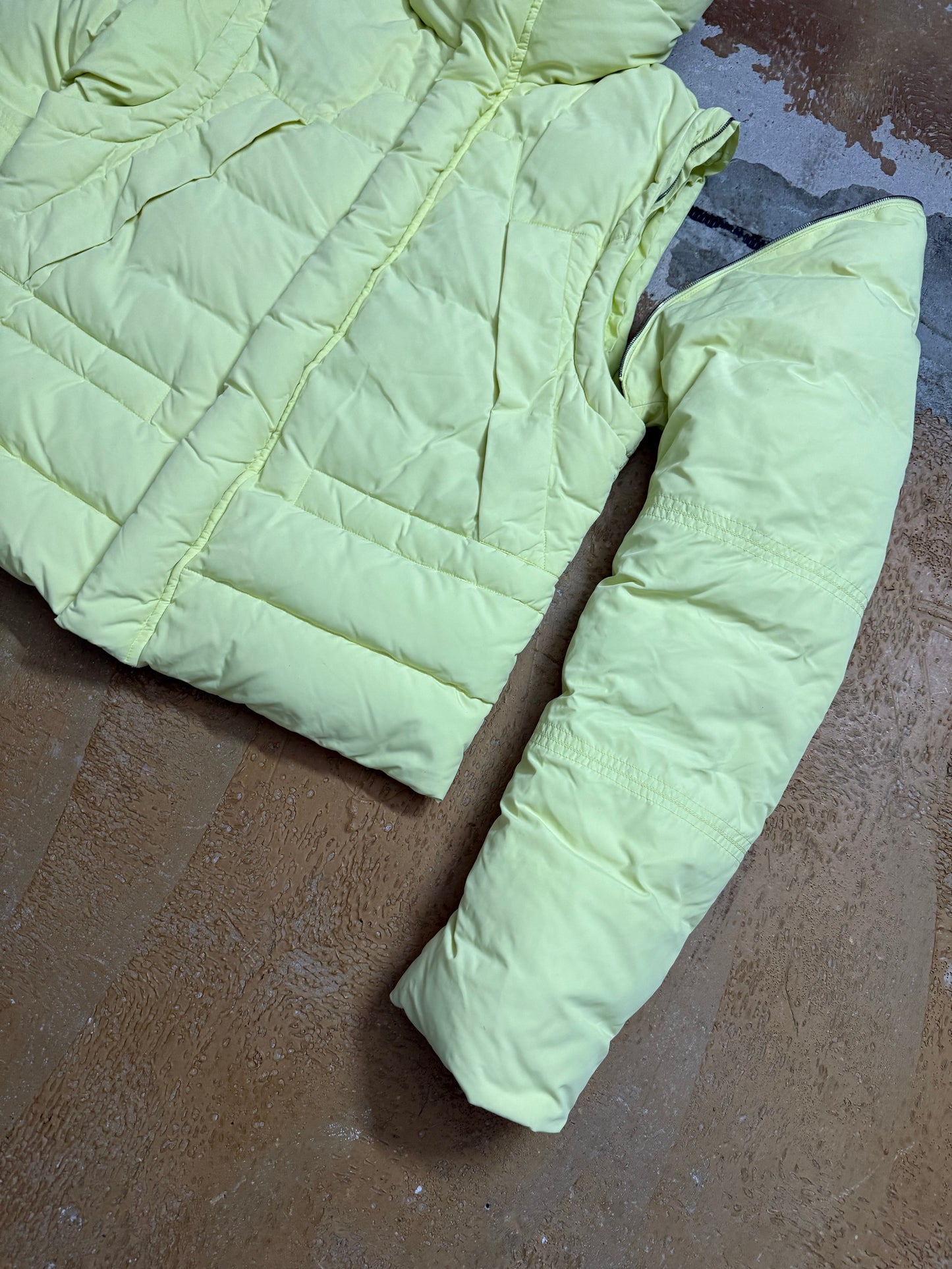 Louis Vuitton yellow zip off sleeves puffer jacket - L