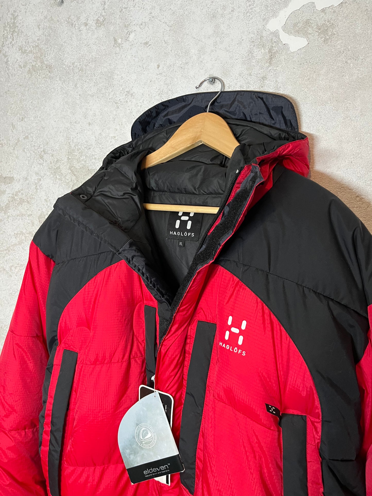 Haglöfs puffer jacket nuptse new with tags - XL