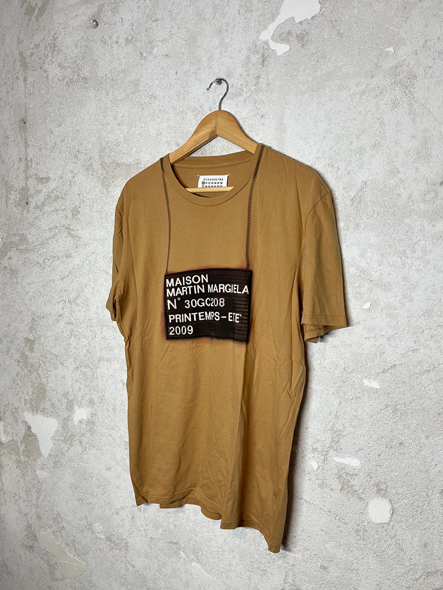 Maison Margiela hanging sign tee-shirt - S