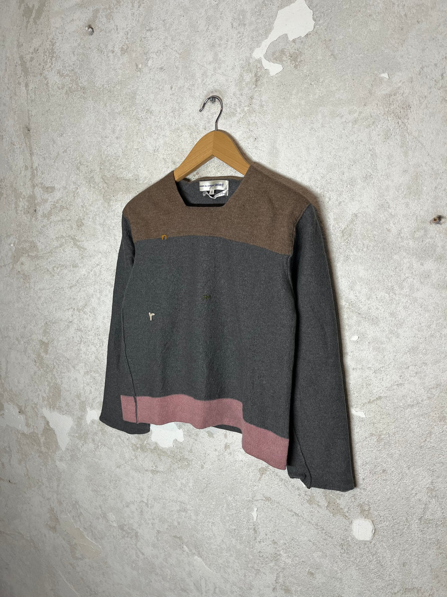 Comme des Garcons felt wool embroidered letter knit sweater - XS