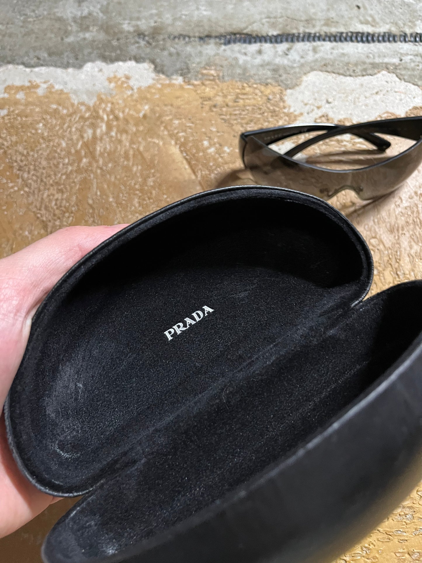 Prada vintage shield sunglasses + box [SPR 40 l 1AB-3M1 122 3N]