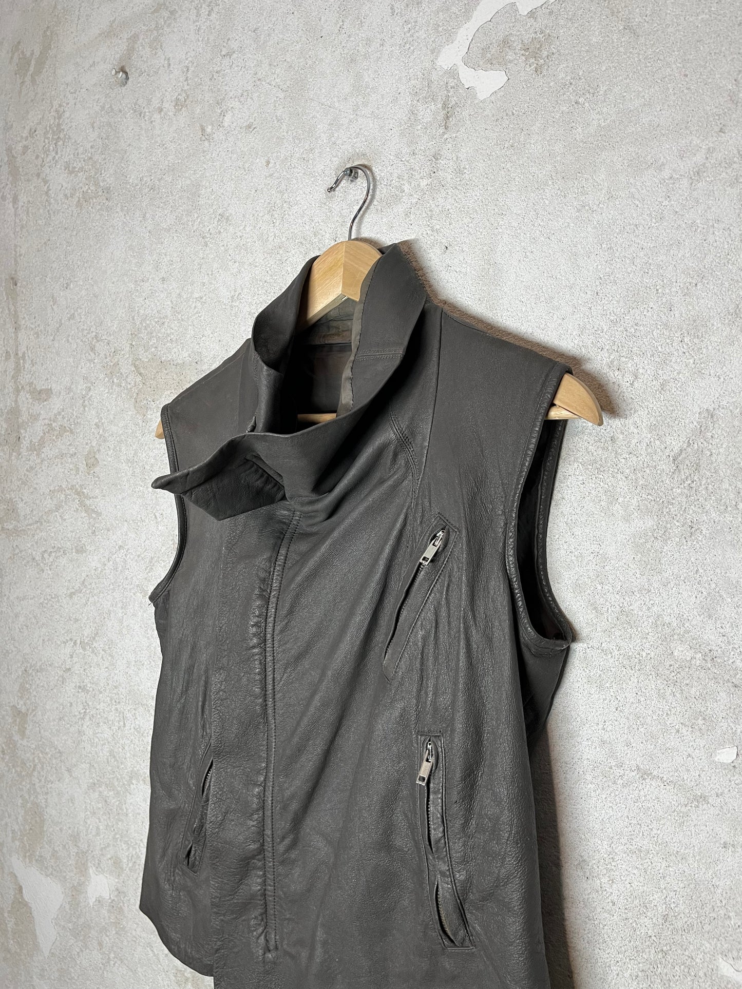 Rick Owens lamb leather sleeveless biker zipper jacket - M