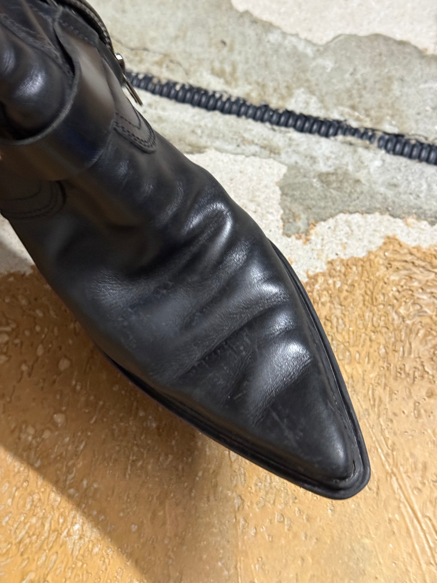 Miu Miu leather buckle heels - 38