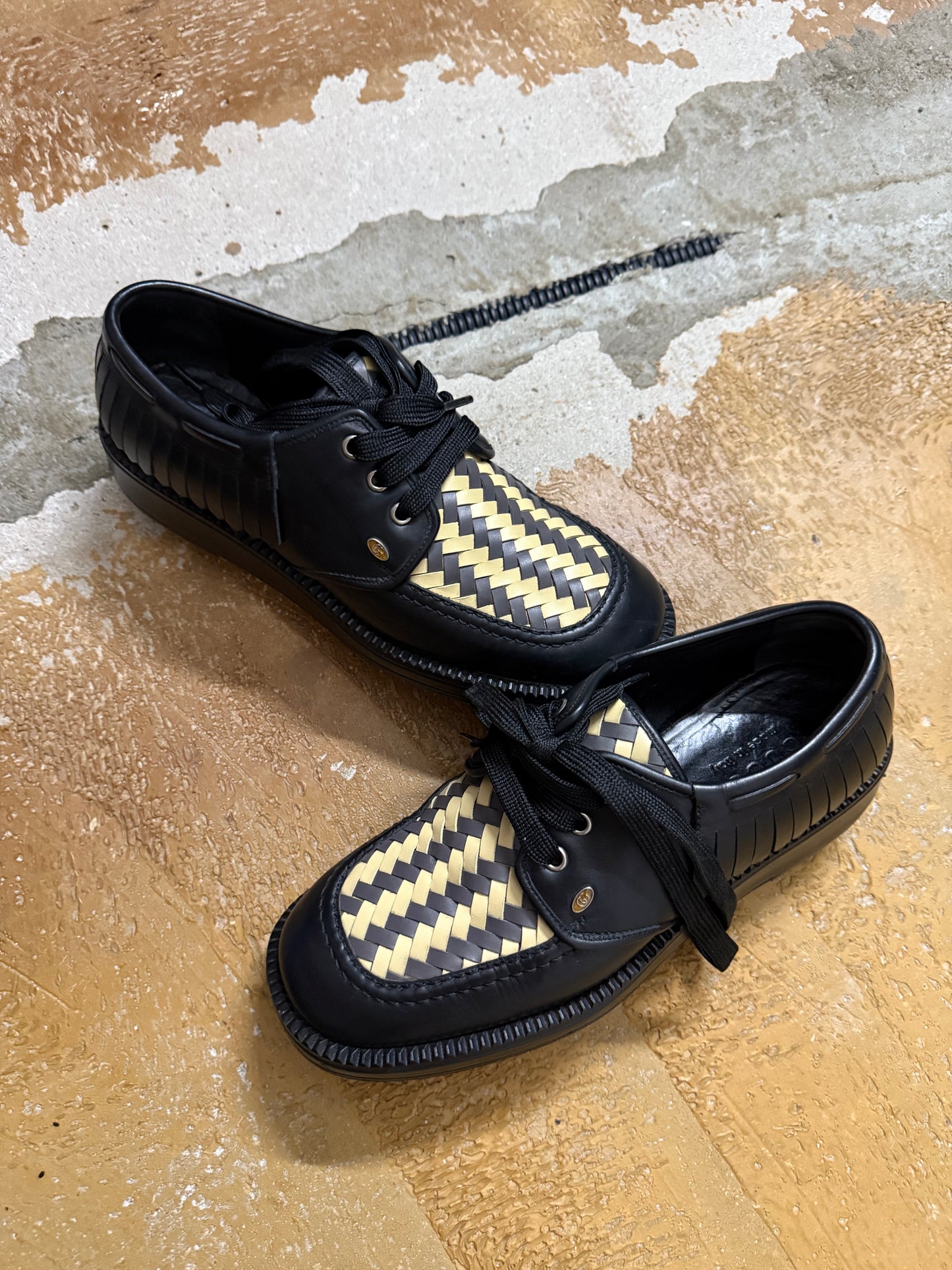 Gucci leather woven loafers - 39