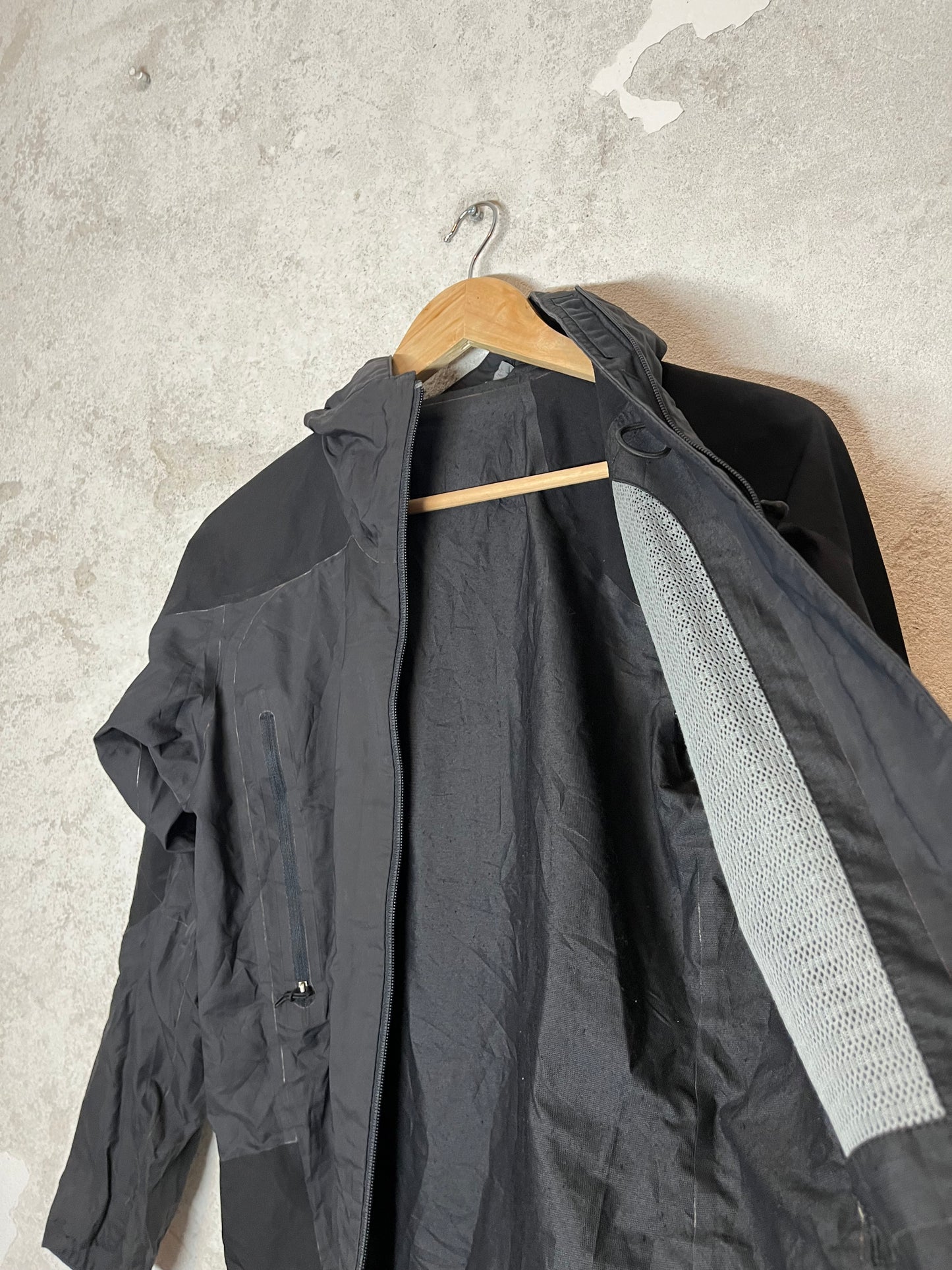 Patagonia hooded rain jacket - XS