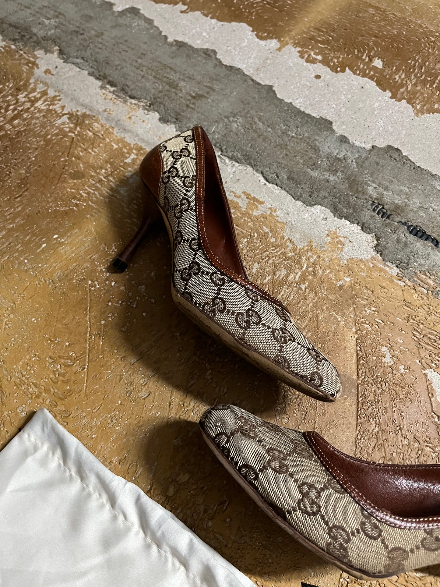 Gucci monogram kitten heels - 36