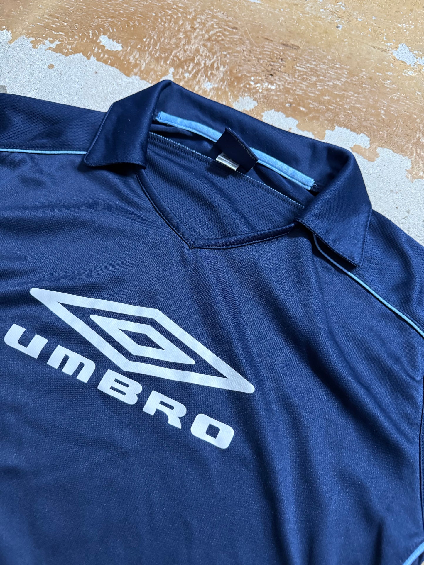 Umbro vintage football jersey shirt - M