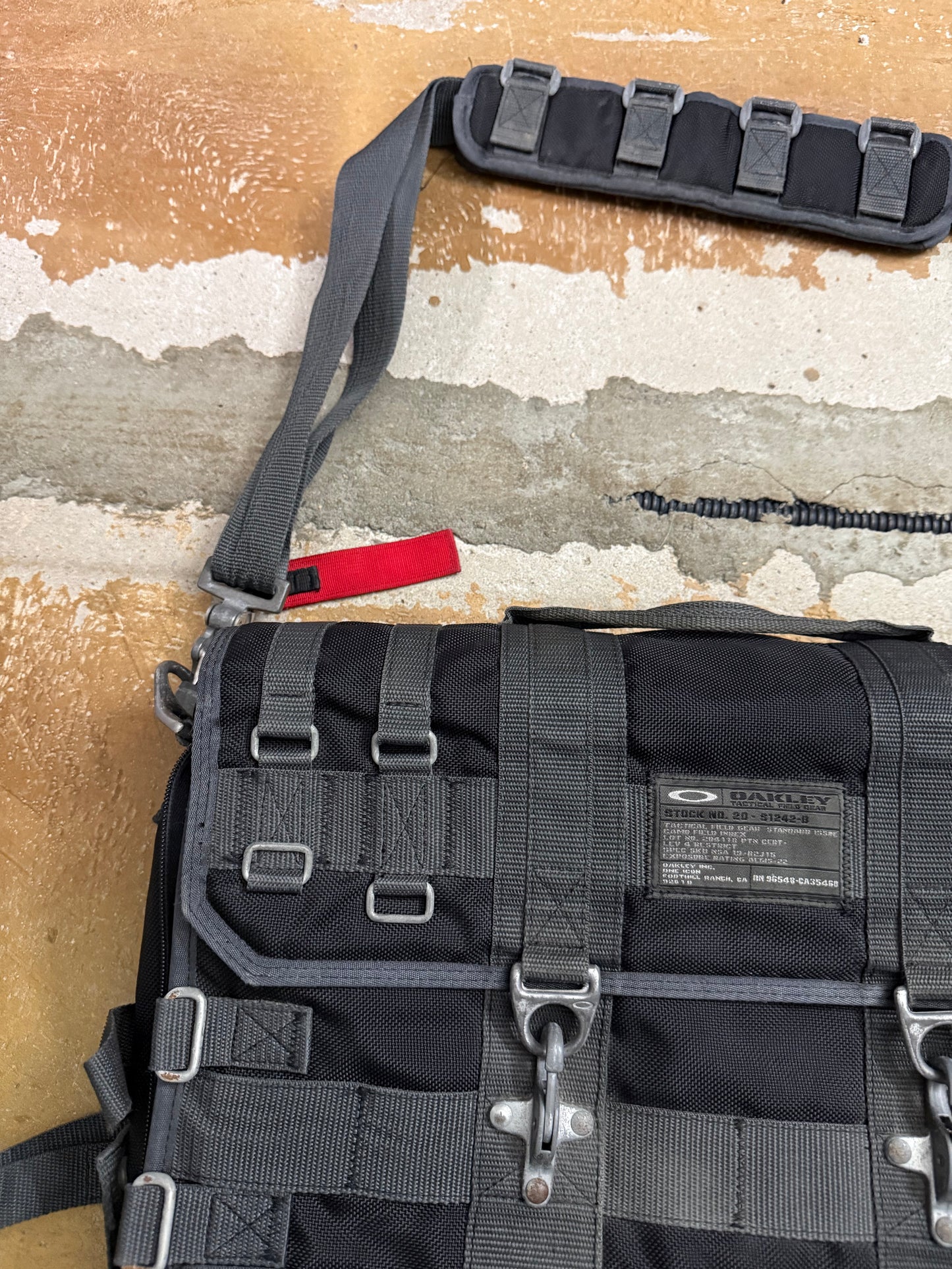 Oakley 2005 Dexter Tactical Field Gear laptop sling bag