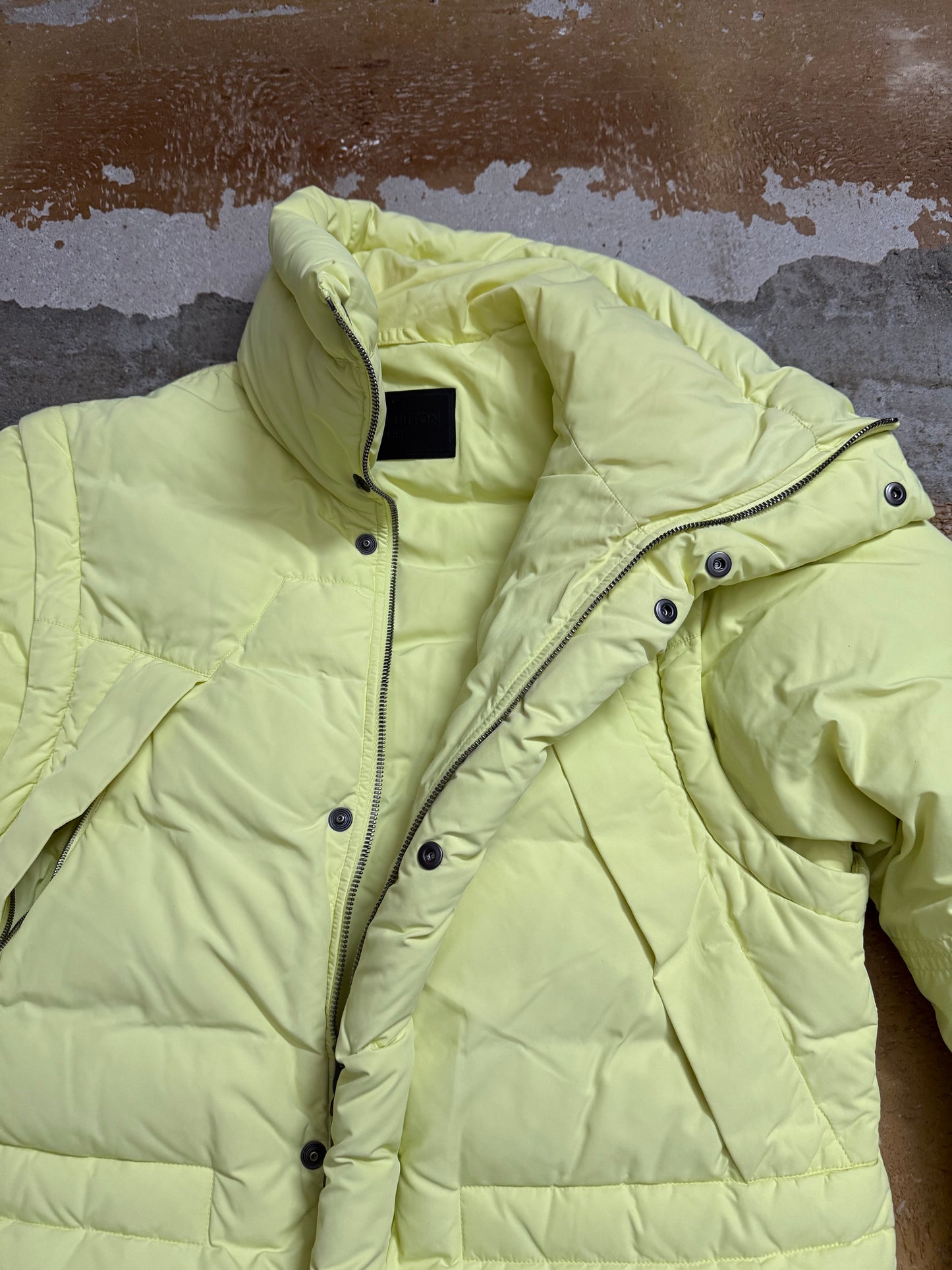 Louis Vuitton yellow zip off sleeves puffer jacket - L