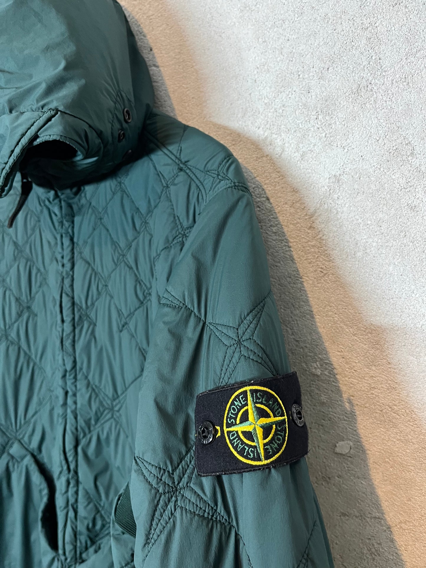 Stone Island Skin Touch Nylon Stella Primaloft-TC compass embroidered puffer jacket - L