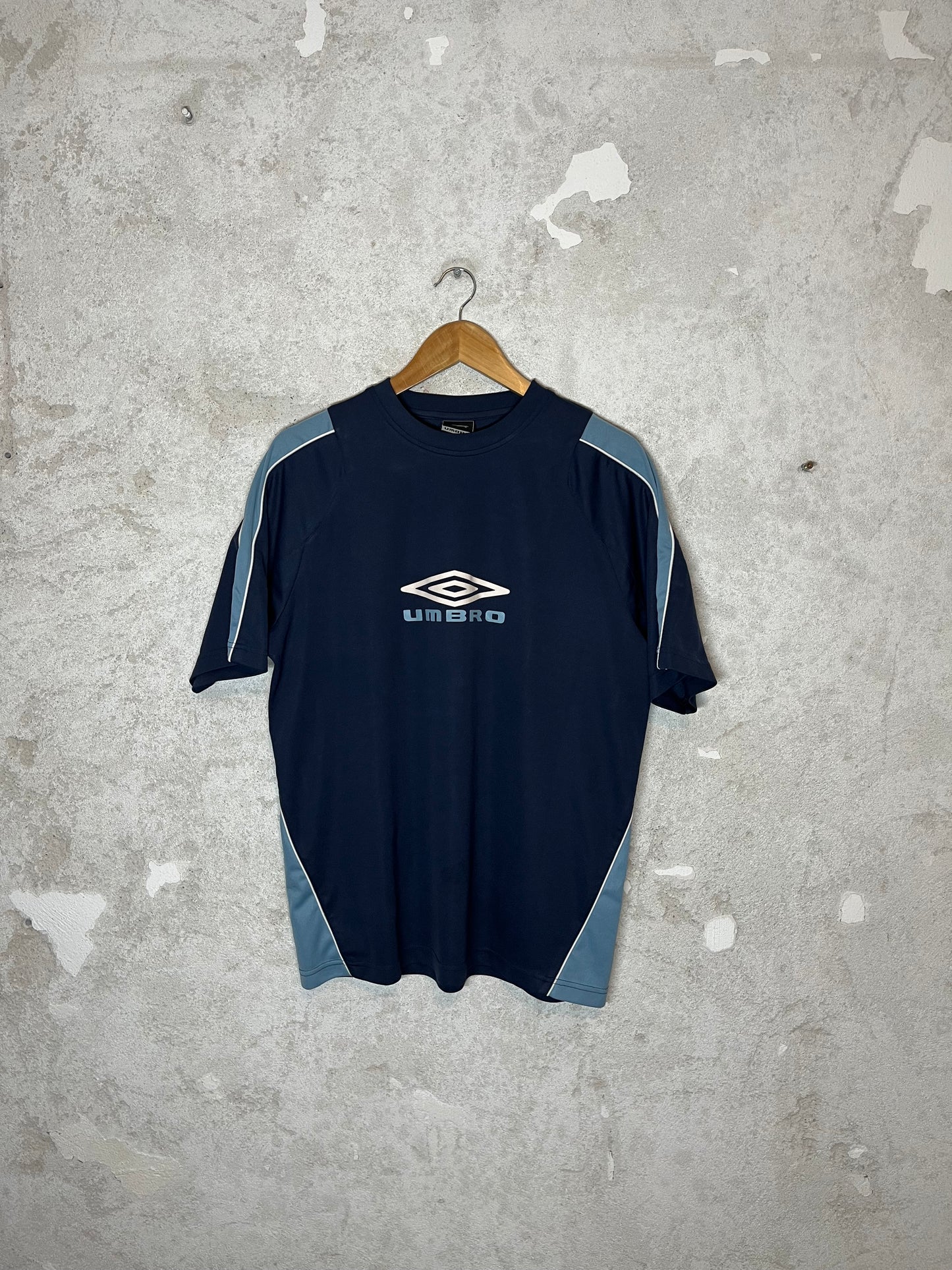 Umbro vintage sport shirt - L