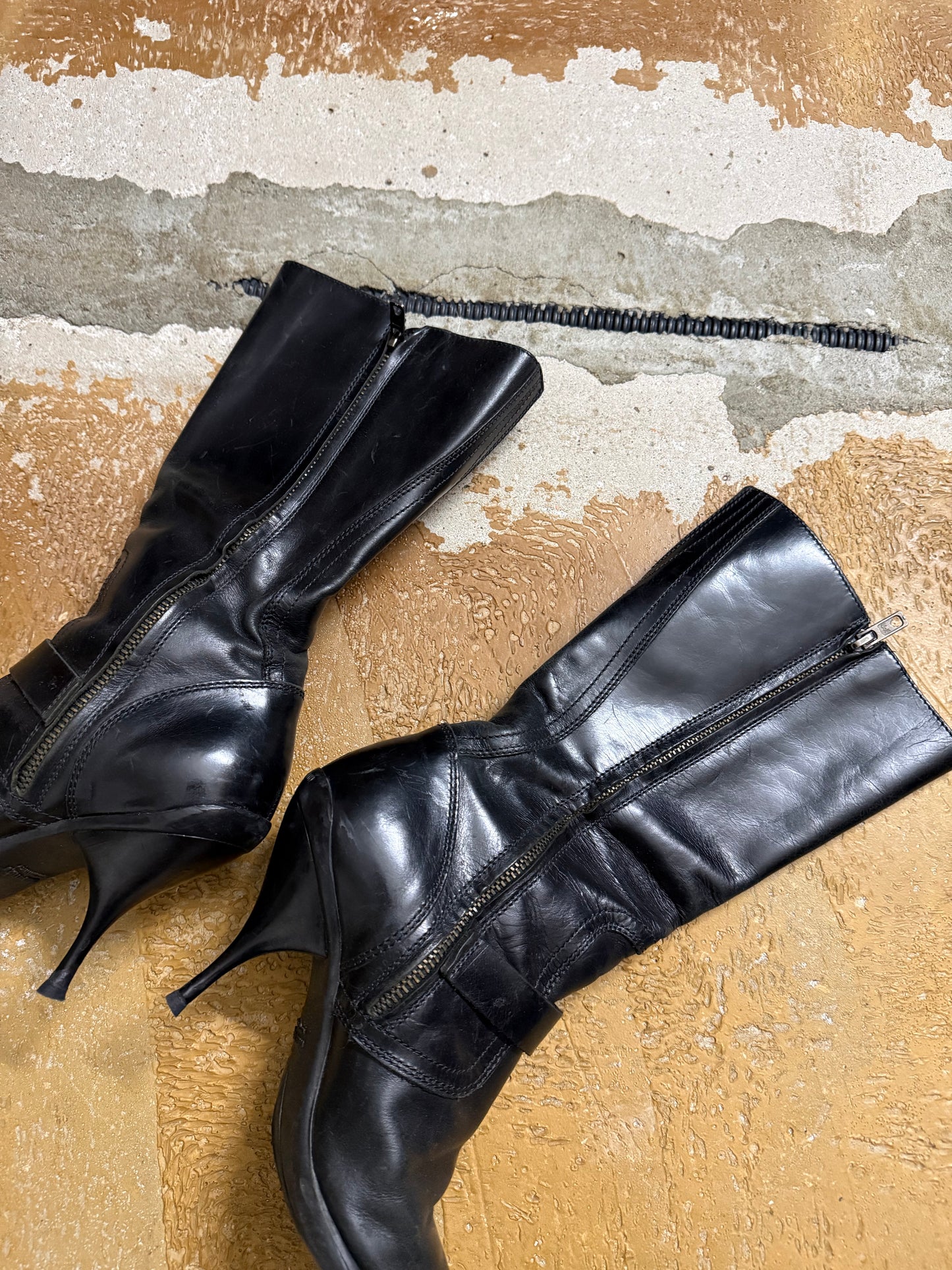Miu Miu leather buckle heels - 38