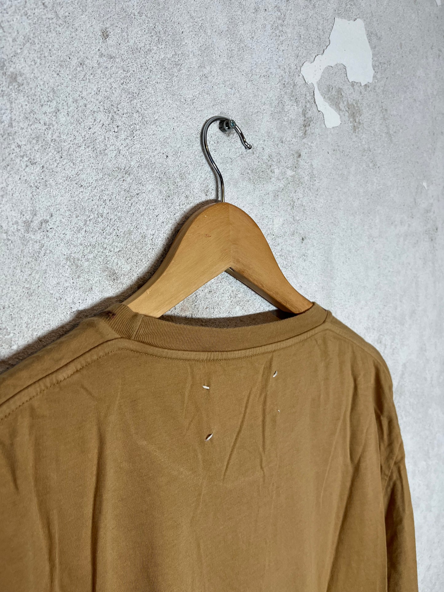 Maison Margiela hanging sign tee-shirt - S