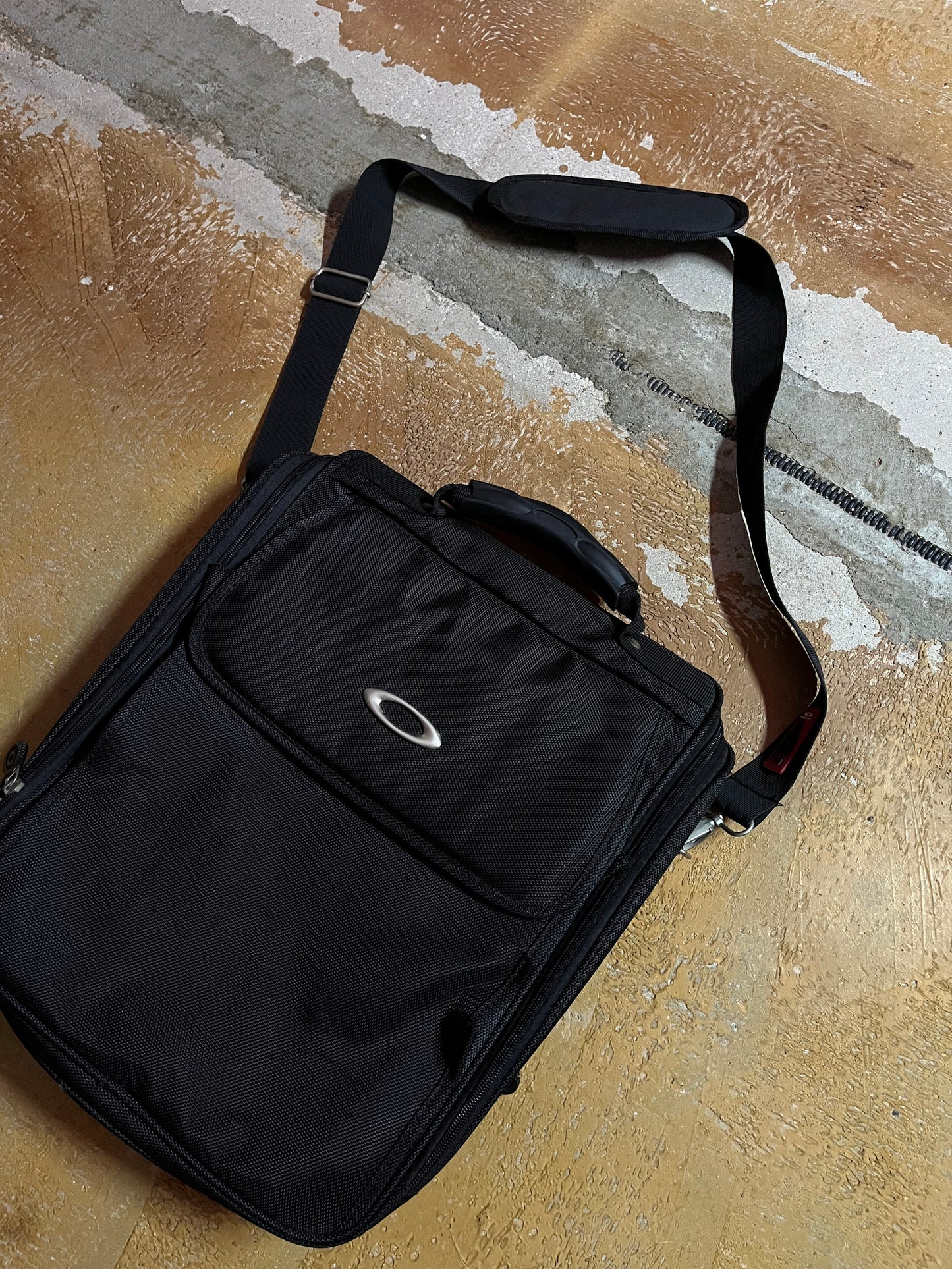 Oakley vintage *RARE* shoulder / backpack bag 2-in-1