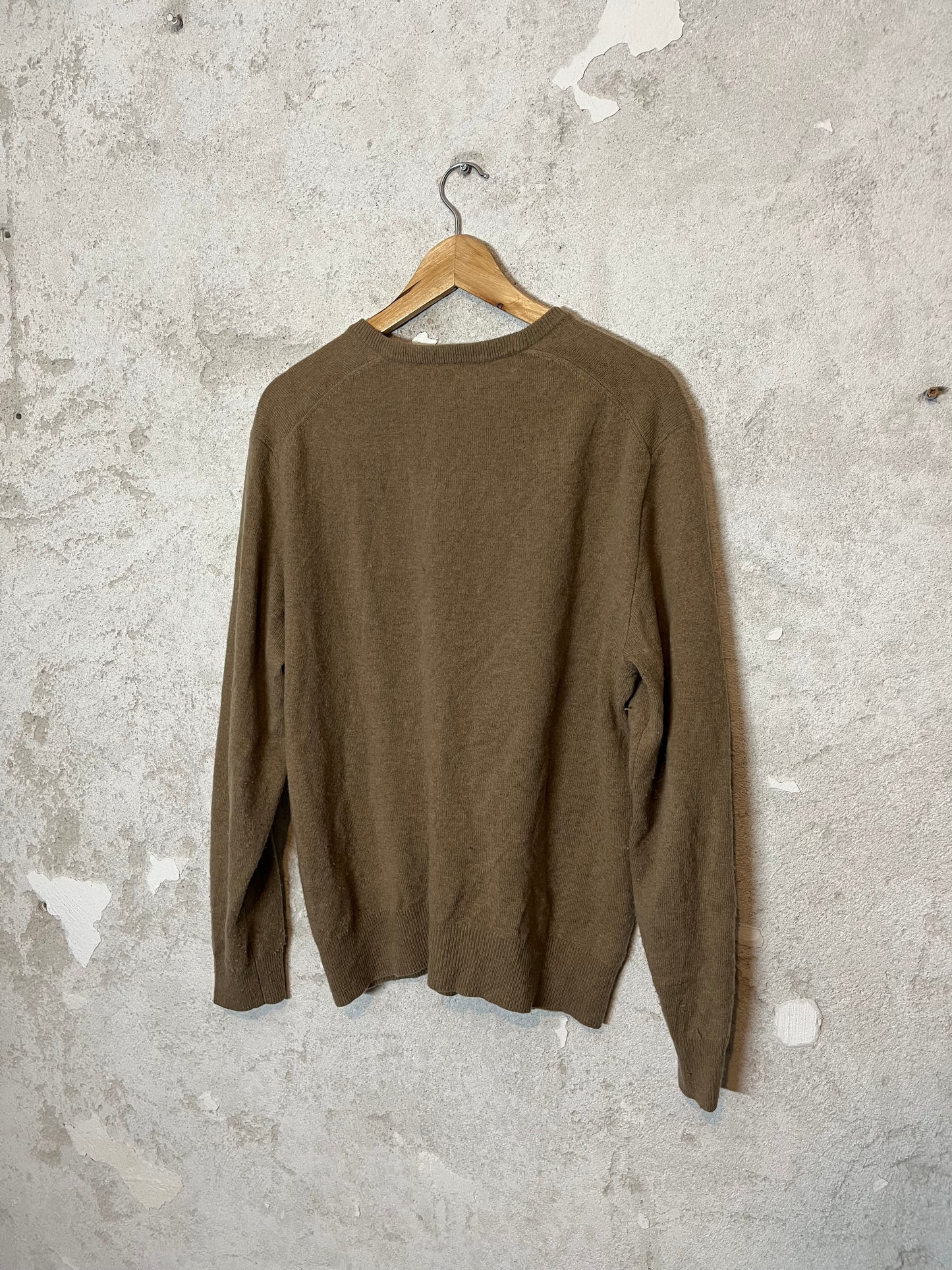 Ralph Lauren V neck sweater - M