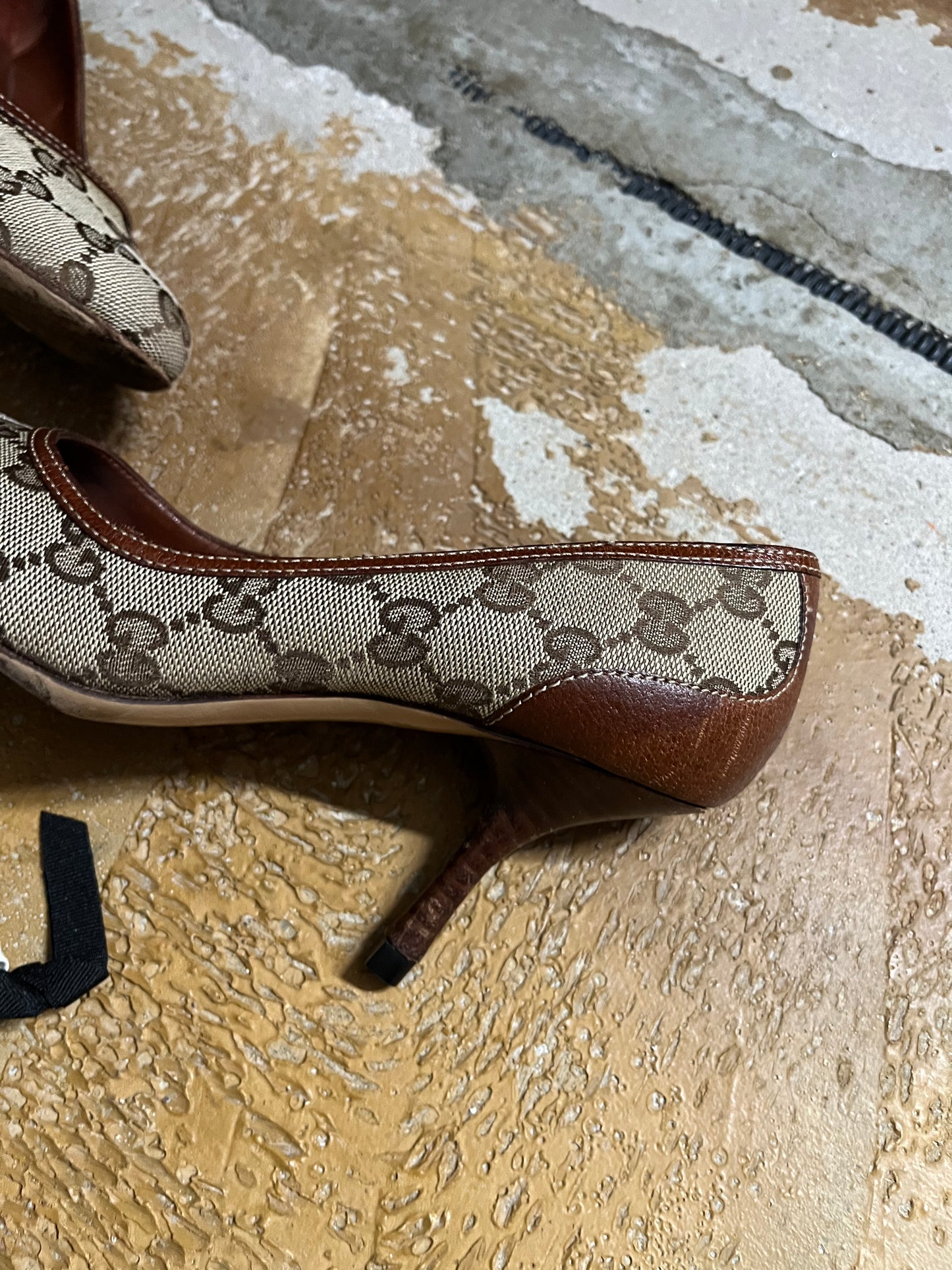 Gucci monogram kitten heels - 36