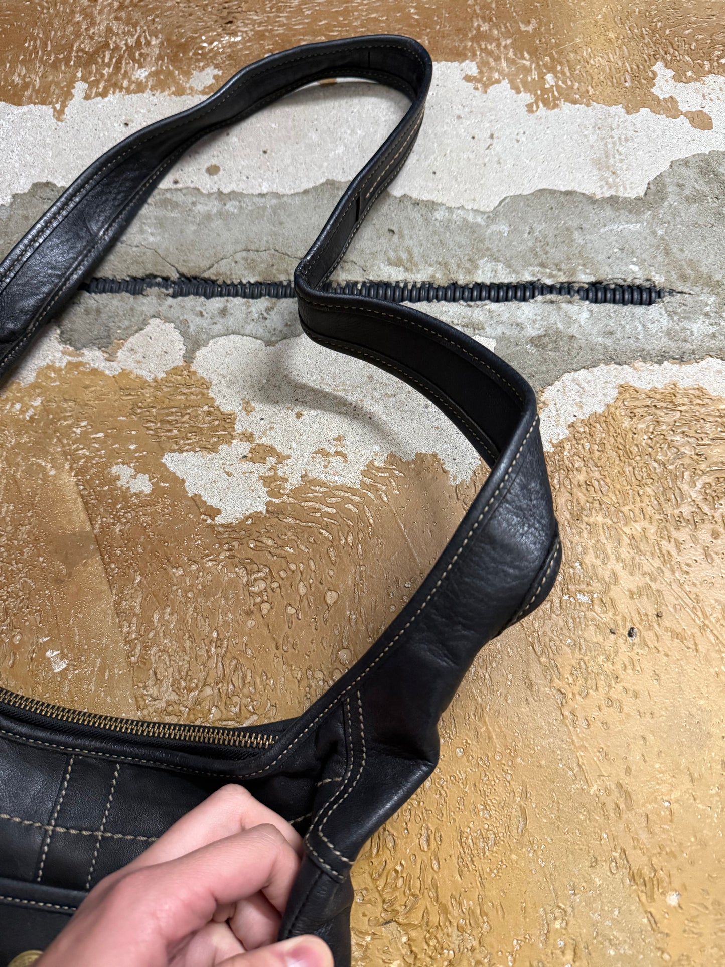 Coach vintage black / gold leather bag