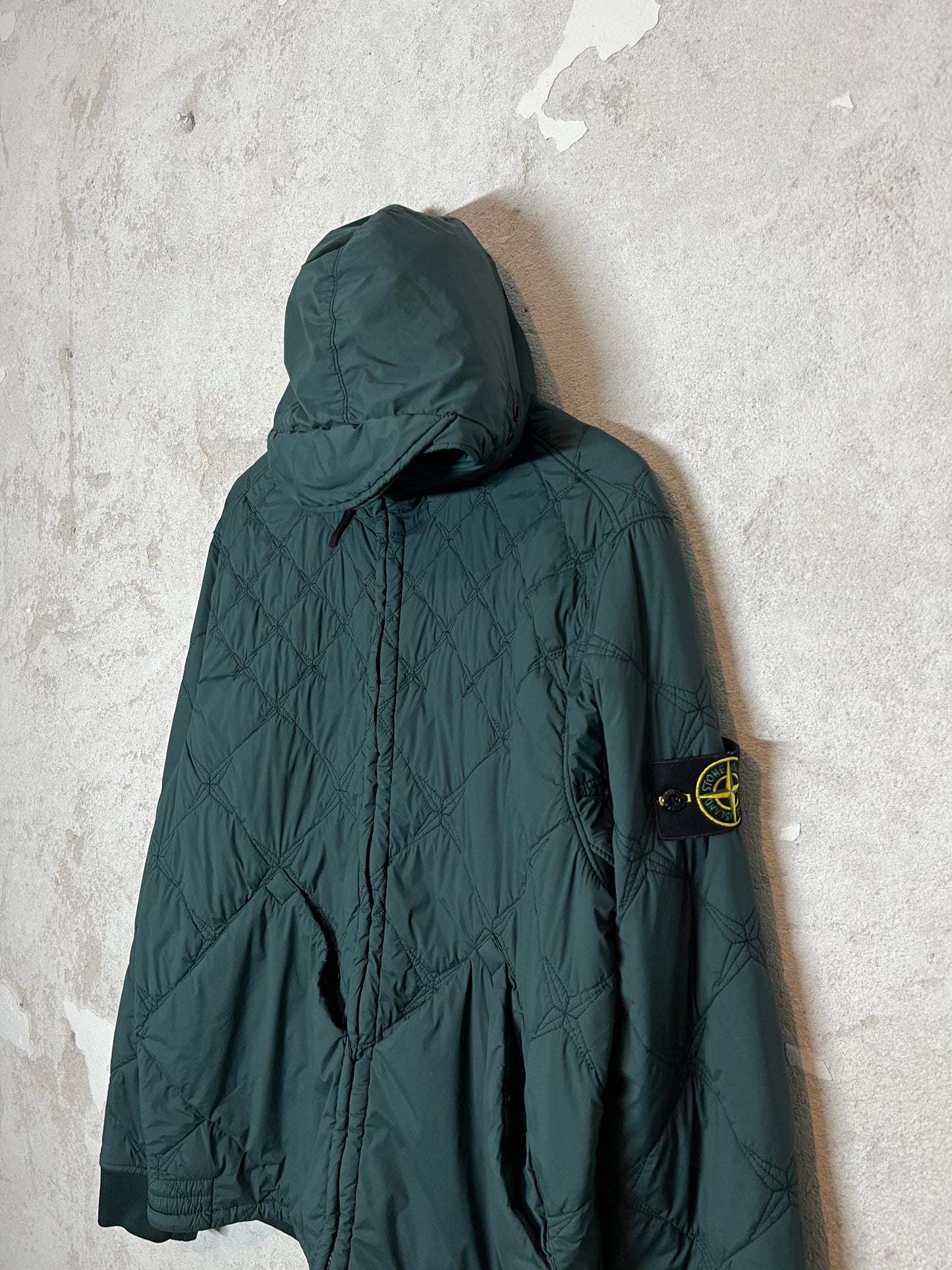 Stone Island Skin Touch Nylon Stella Primaloft-TC compass embroidered puffer jacket - L