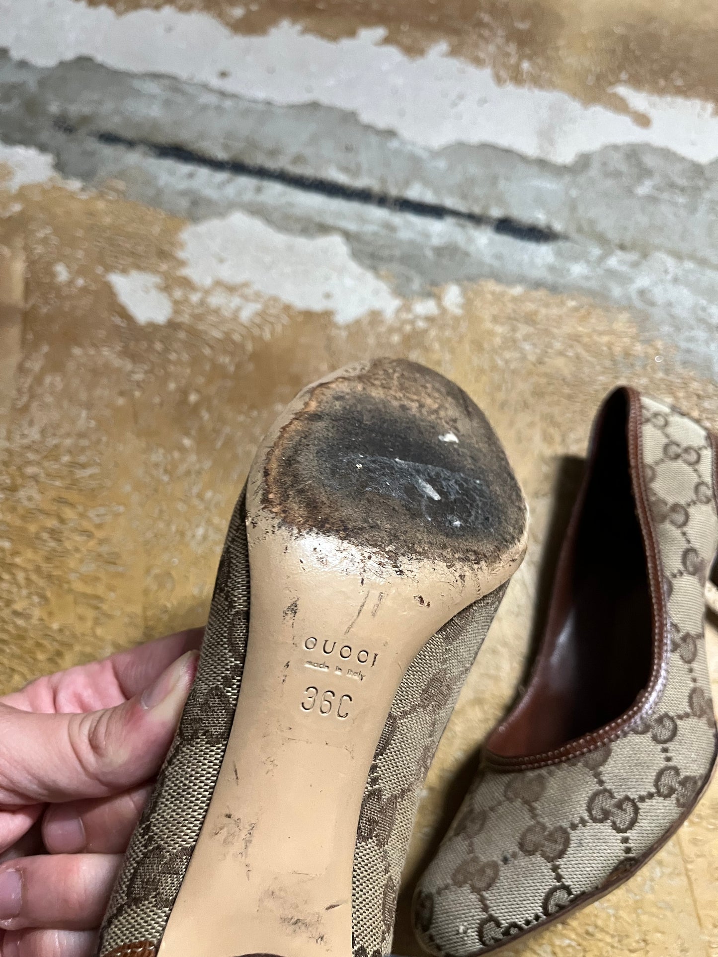 Gucci monogram kitten heels - 36