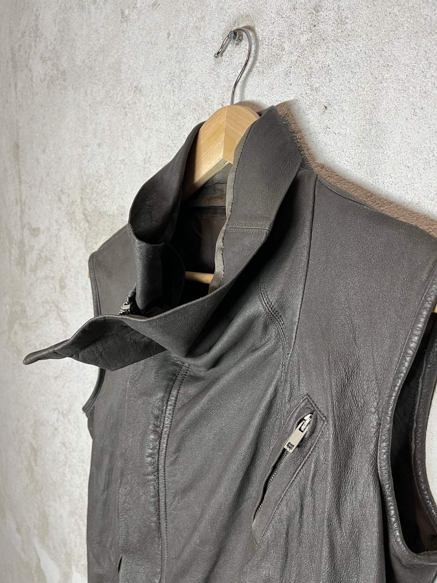 Rick Owens lamb leather sleeveless biker zipper jacket - M