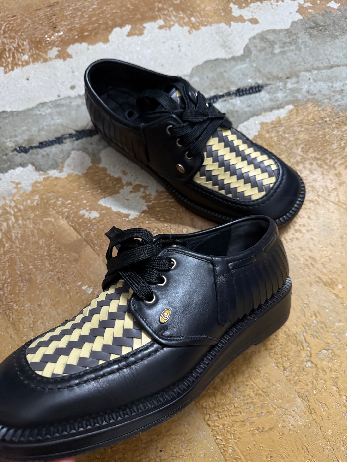 Gucci leather woven loafers - 39