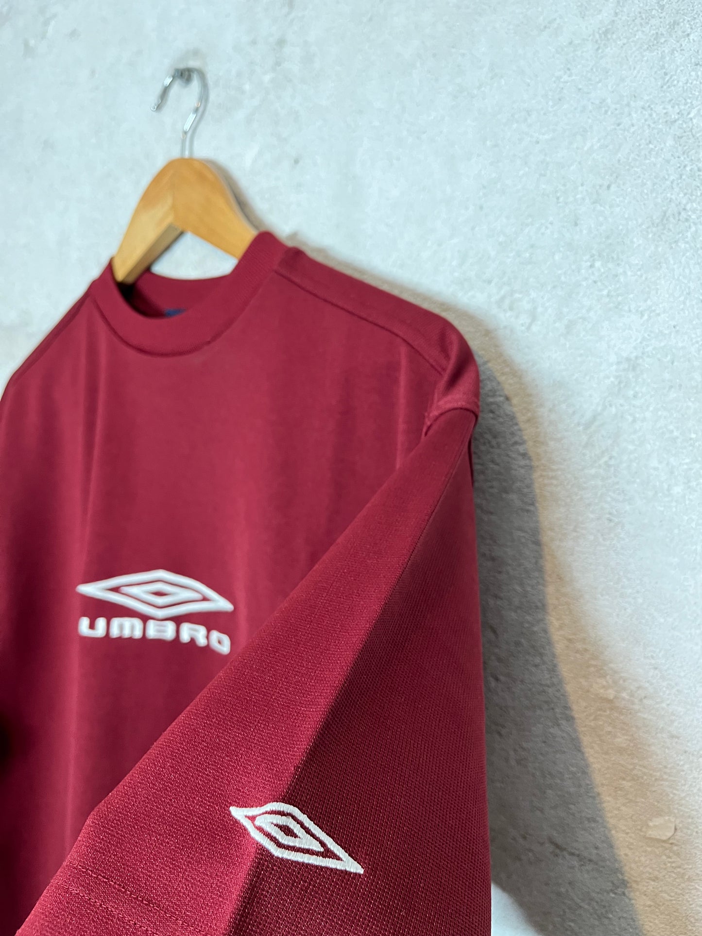 Umbro vintage mesh football soccer shirt - L