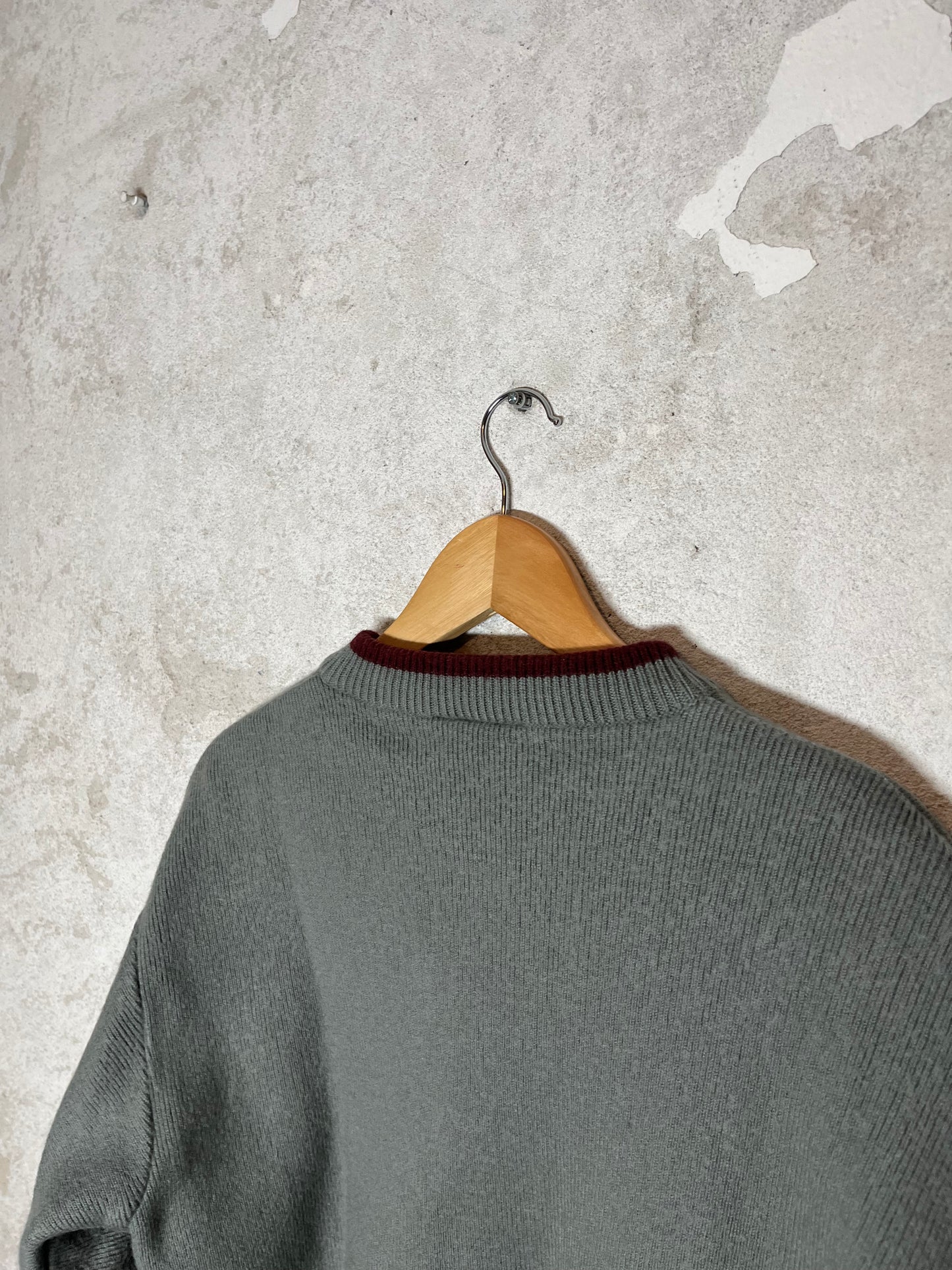 Quiksilver vintage V neck sweater - S