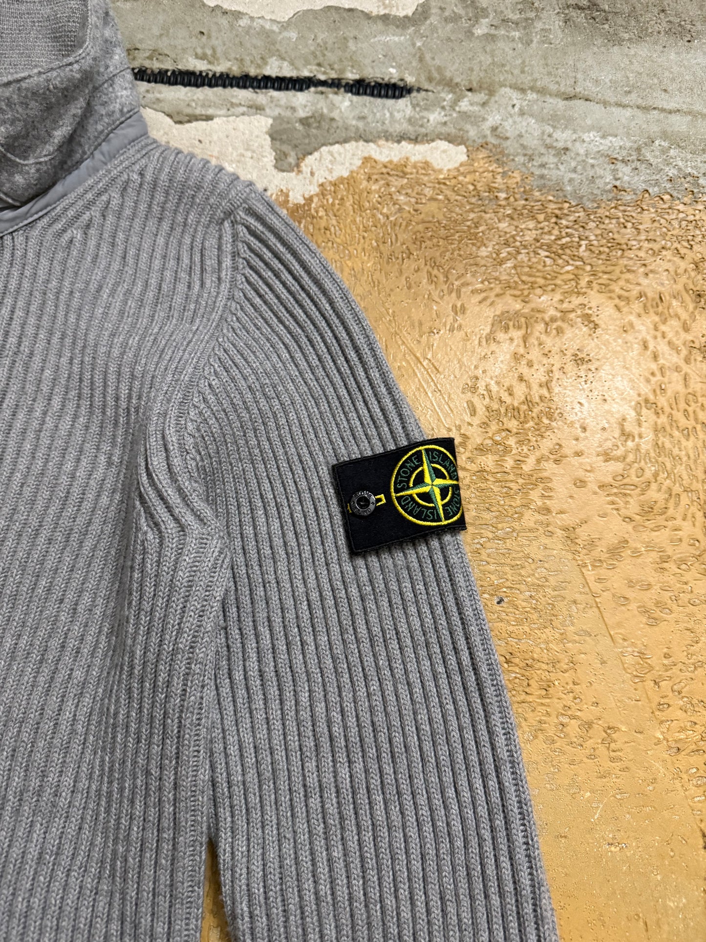 Stone Island 100% wool sweater - S