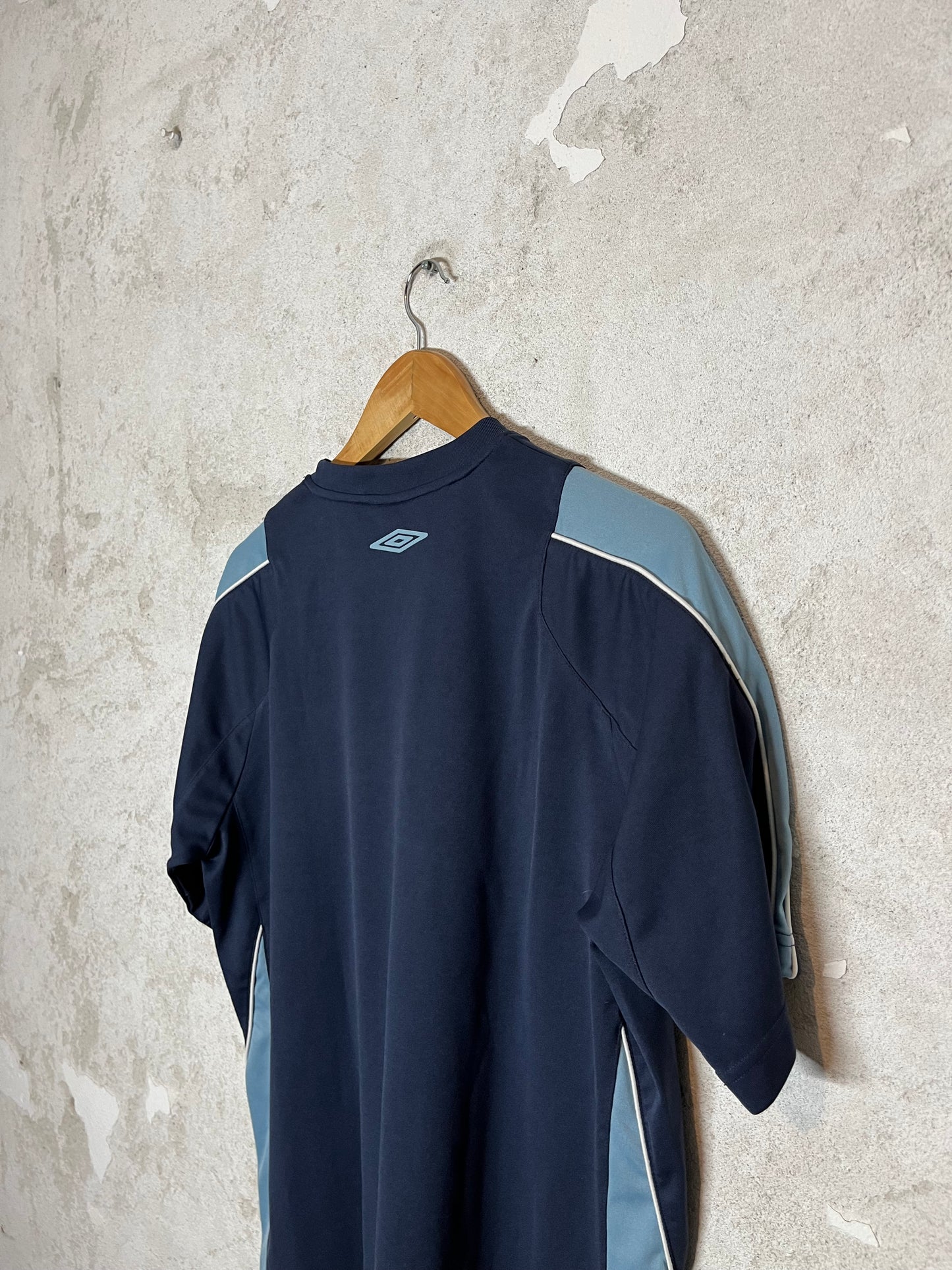 Umbro vintage sport shirt - L