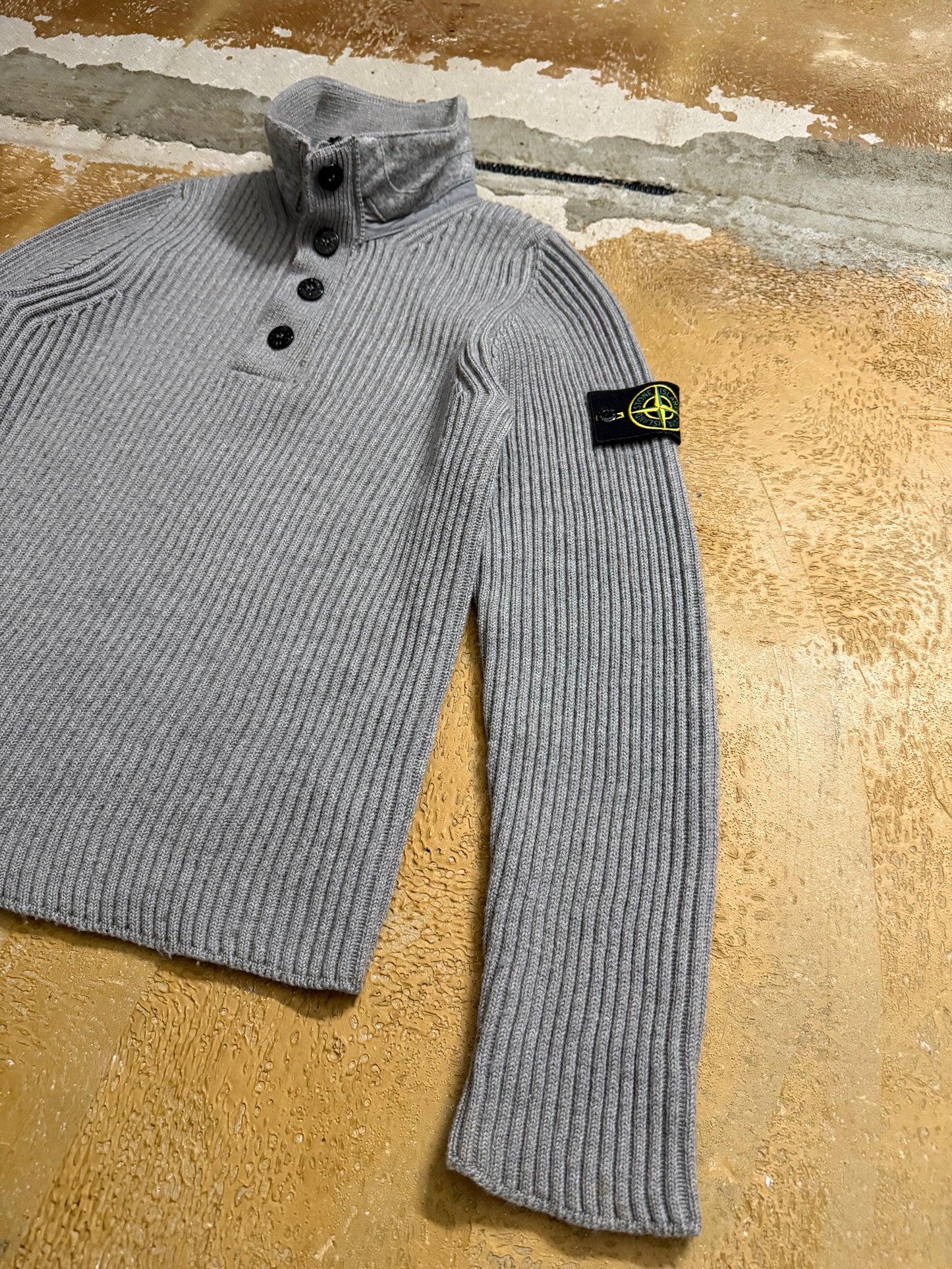 Stone Island 100% wool sweater - S