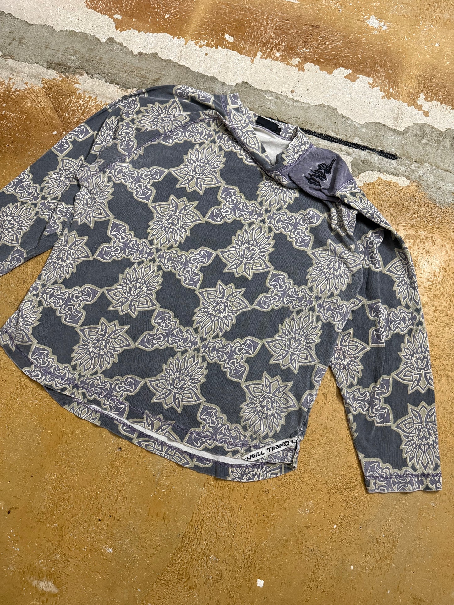 O’neill rare funky 90s longsleeve shirt - L