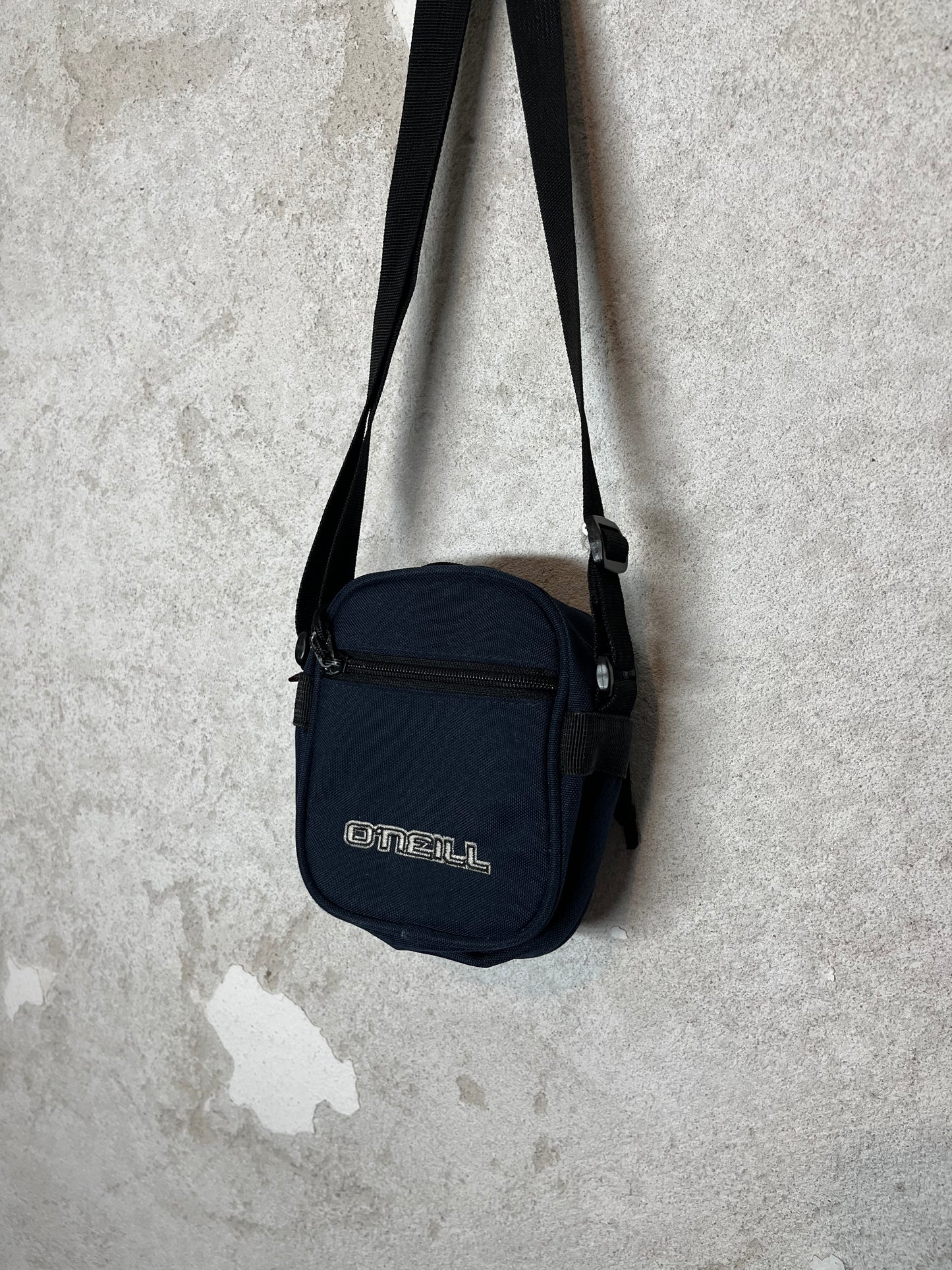 O'neill vintage 2000s small zipper neck bag