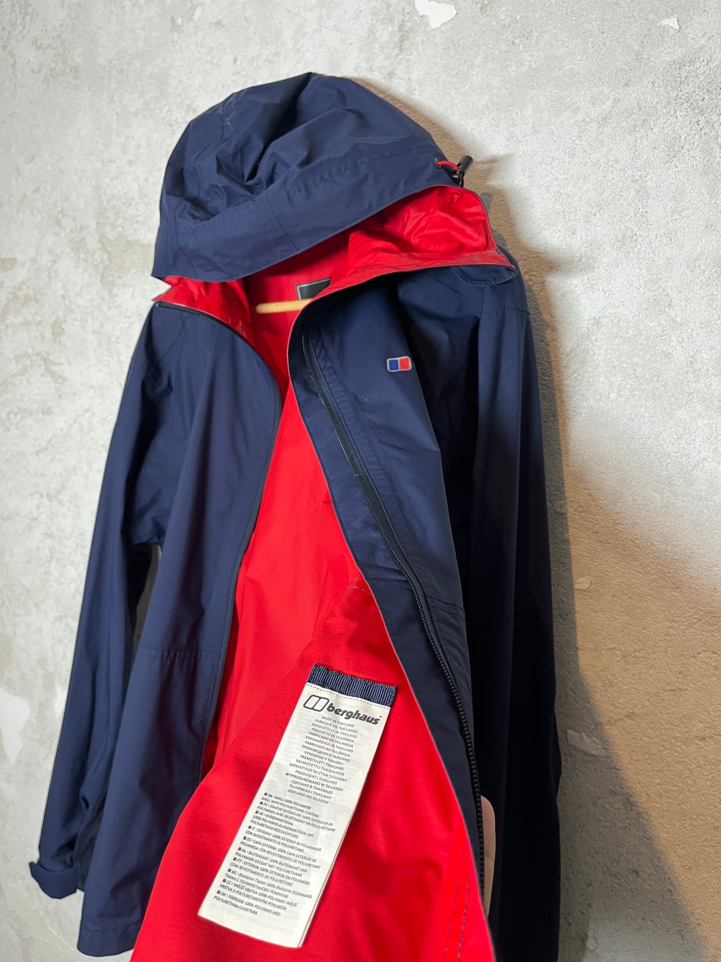 Berghaus raincoat jacket - L/M